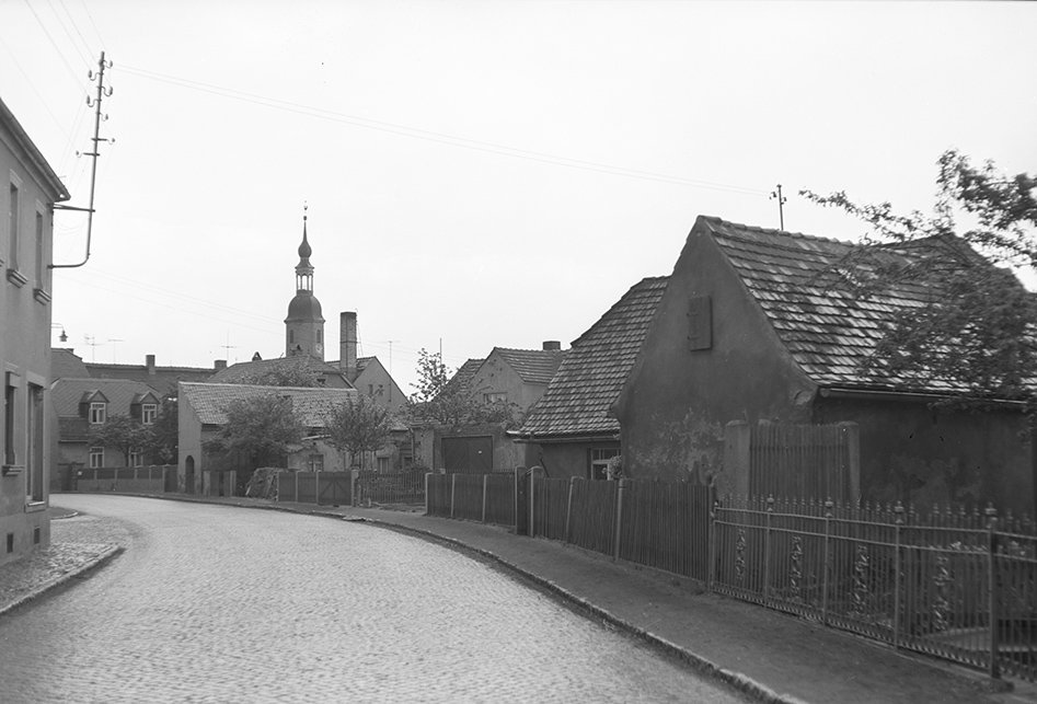 Zeithain, Ortsansicht 6 mit Kirche St. Michael (Heimatverein "Alter Krug" Zossen e. V. CC BY-NC-SA)