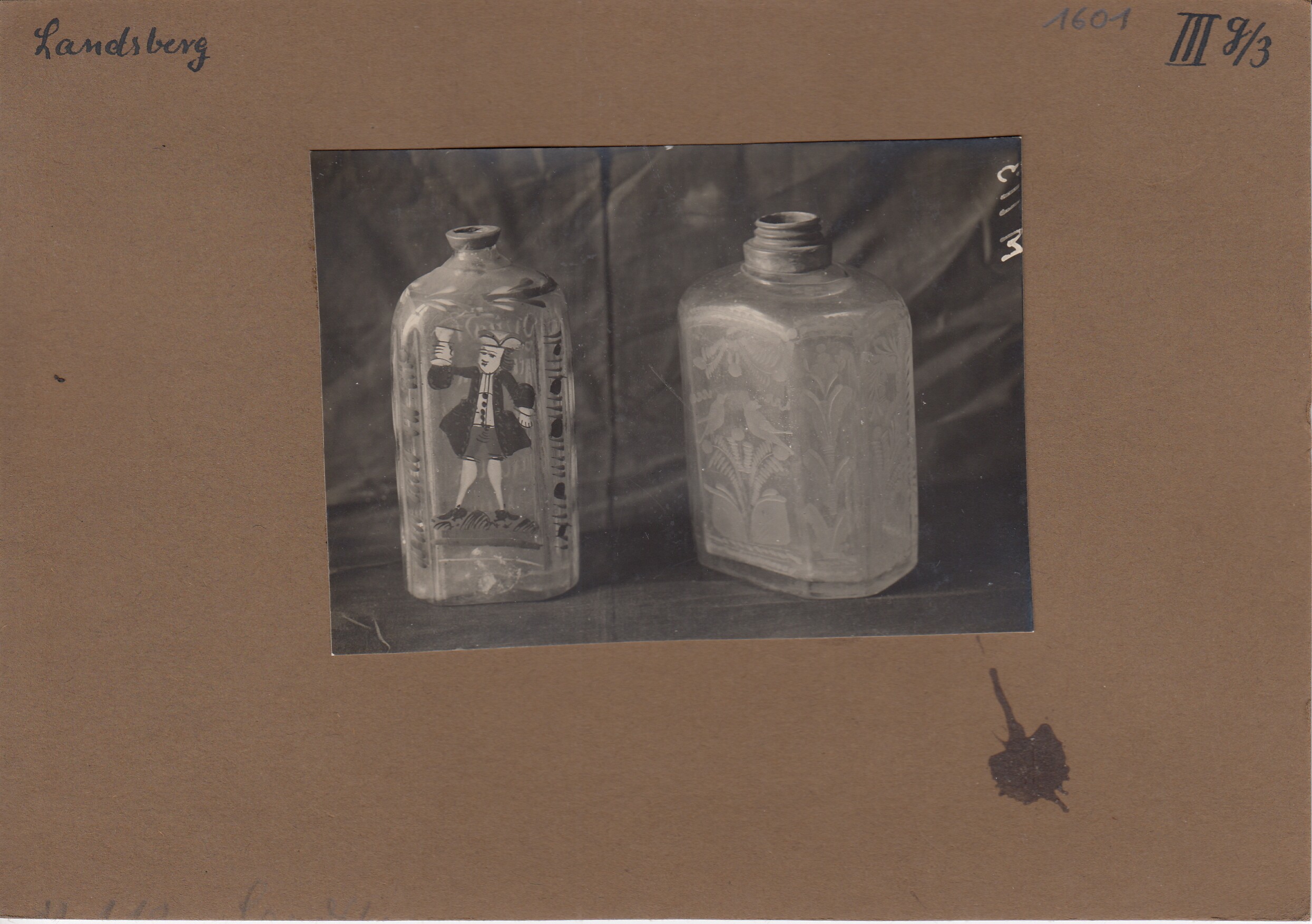 1601: Flasche (Albert-Heyde-Stiftung CC BY-NC-SA)