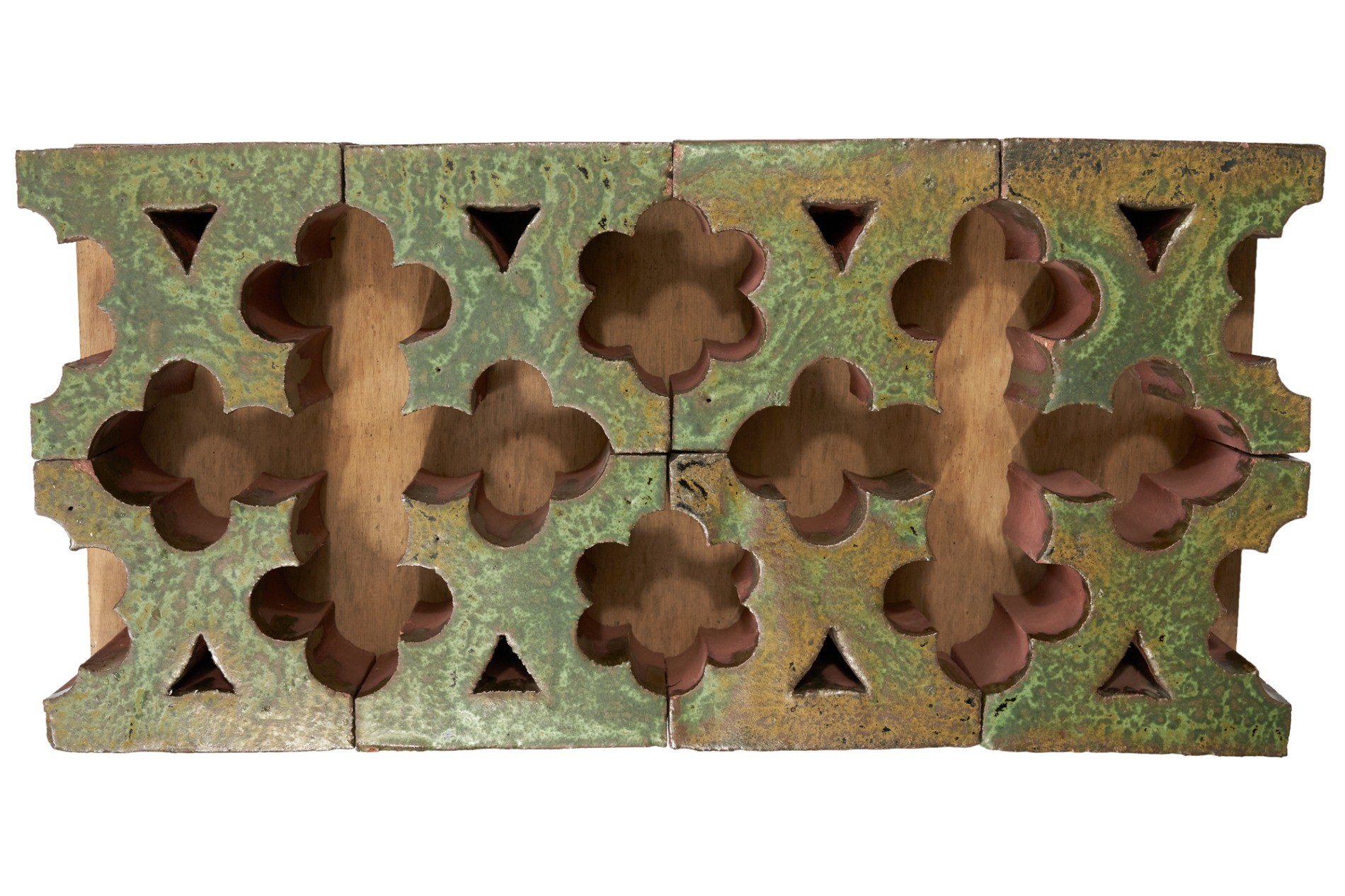 Neogotisches Maßwerk-Muster-Fries aus 8 Formsteinen (Ziegeleimuseum Glindow CC BY-NC-SA)