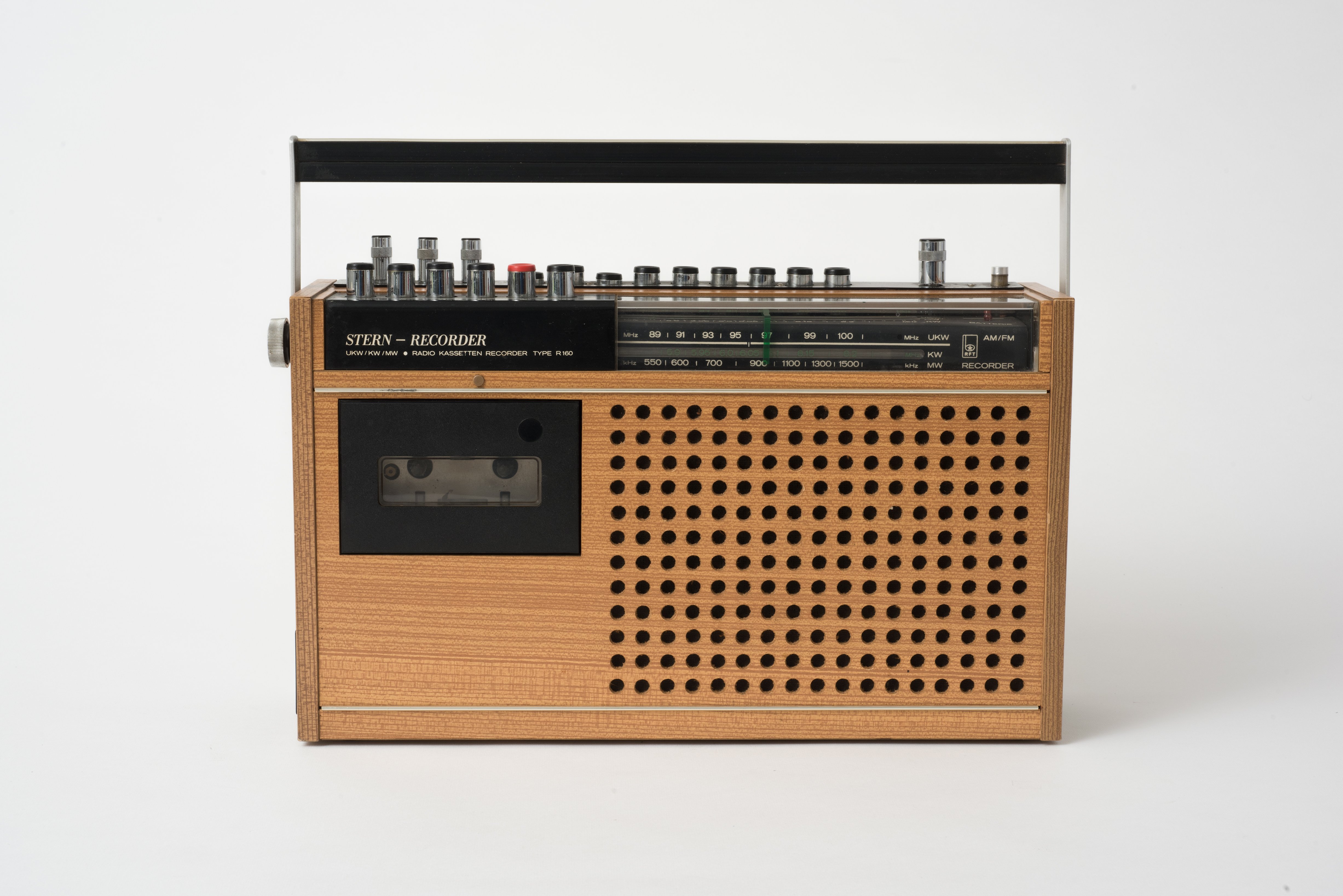 Radio Stern "Rekorder" (Museum Utopie und Alltag. Alltagskultur und Kunst aus der DDR CC BY-NC-SA)