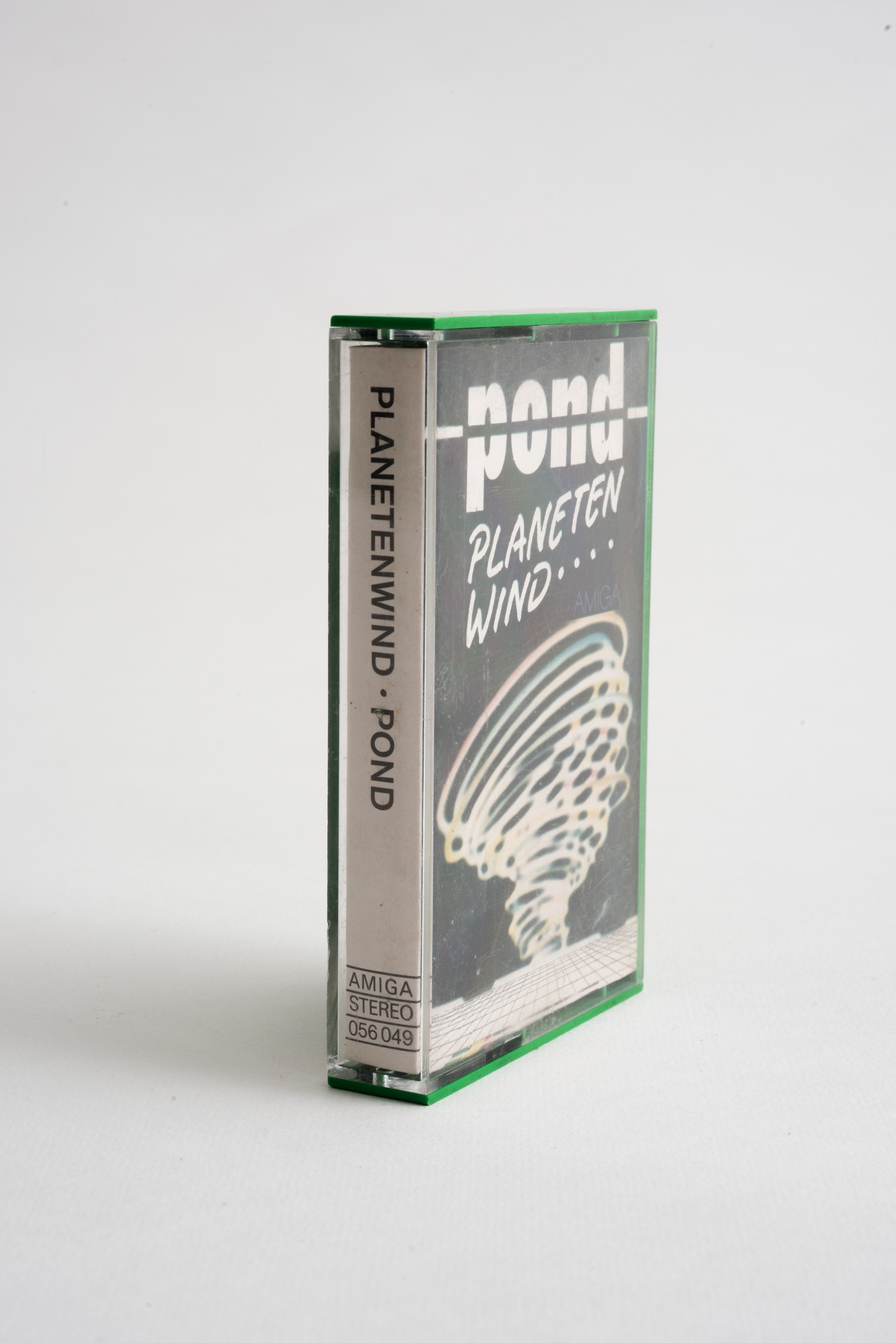 "Pond - Planetenwind" Amiga Kompaktkassette (Museum Utopie und Alltag. Alltagskultur und Kunst aus der DDR CC BY-NC-SA)