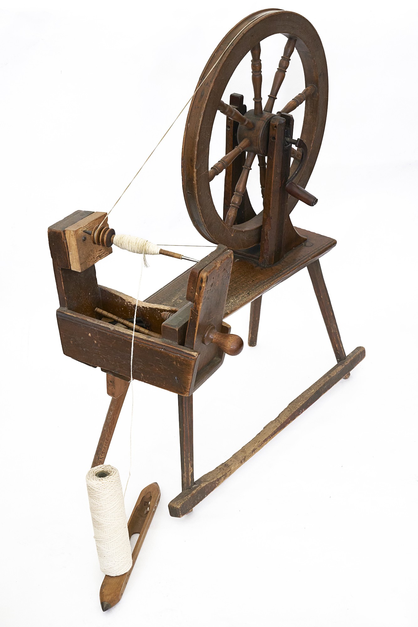 Handspulrad (19. Jahrhundert) (Handweberei „Henni Jaensch-Zeymer“ CC BY-NC-SA)