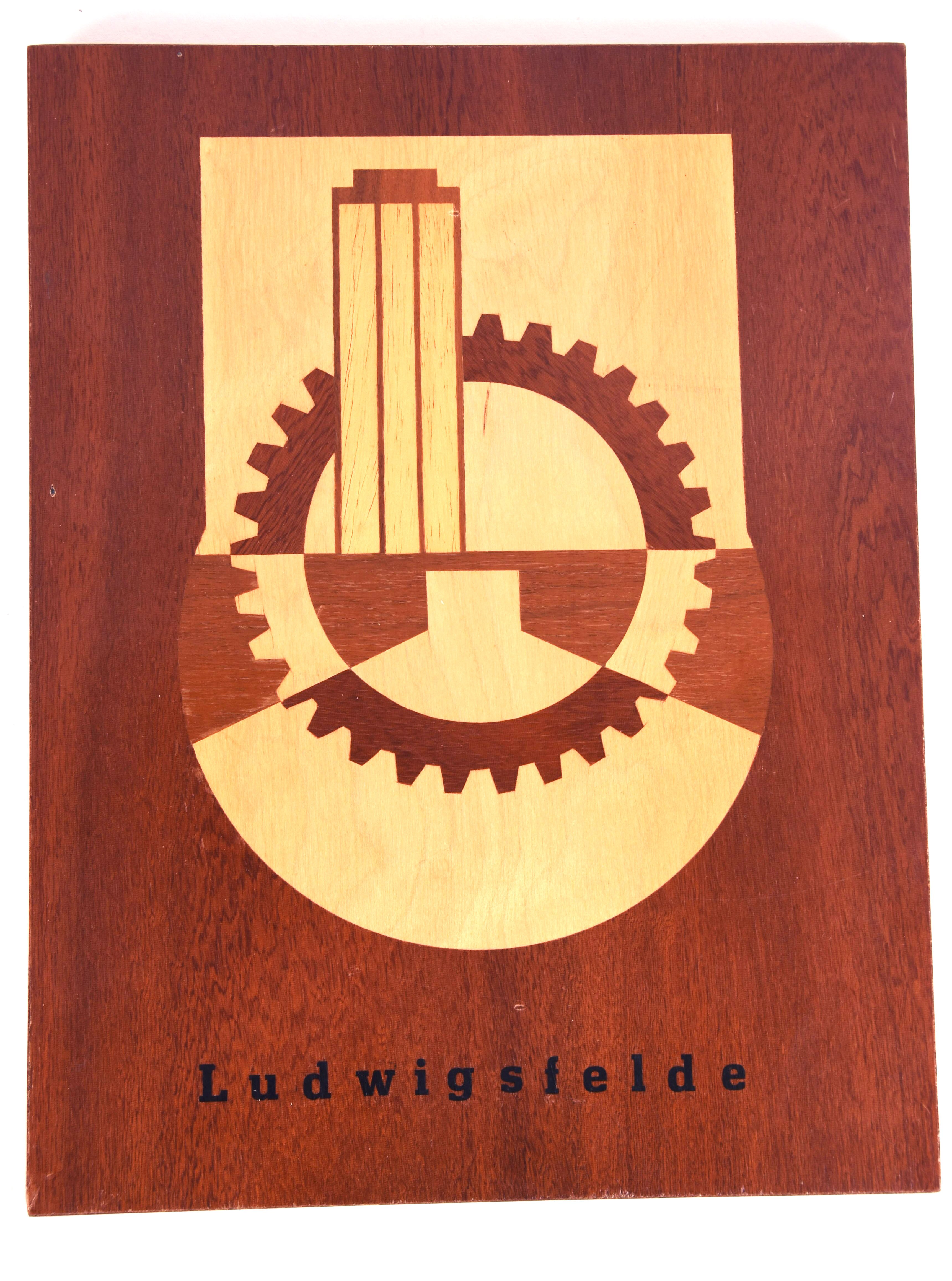 Intarsienbild "Ludwigsfelder Stadtwappen" (Stadt- und Technikmuseum Ludwigsfelde CC BY-NC-SA)