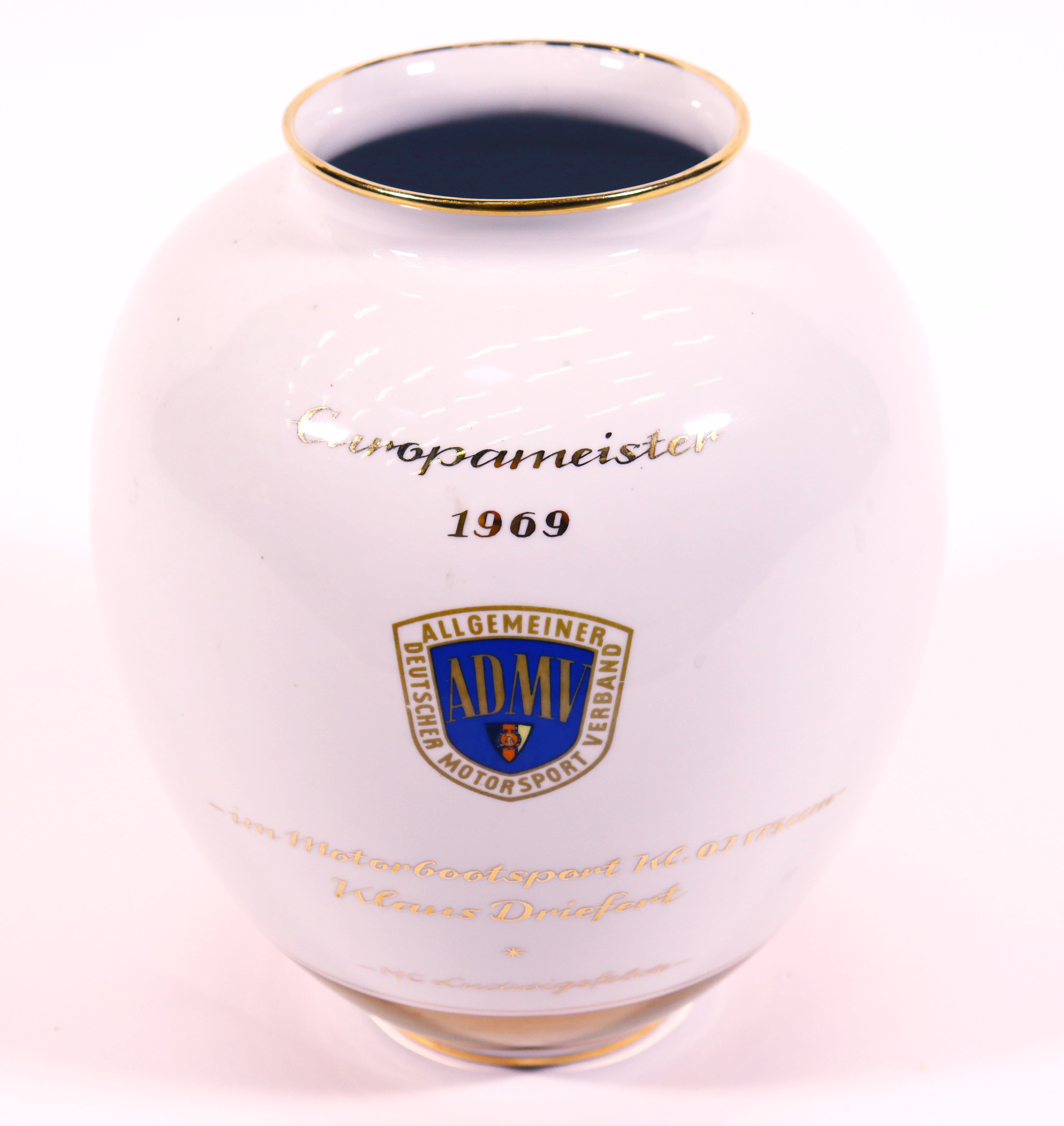 Porzellanvase Pokal (Museum für Stadt und Technik Ludwigsfelde CC BY-NC-SA)