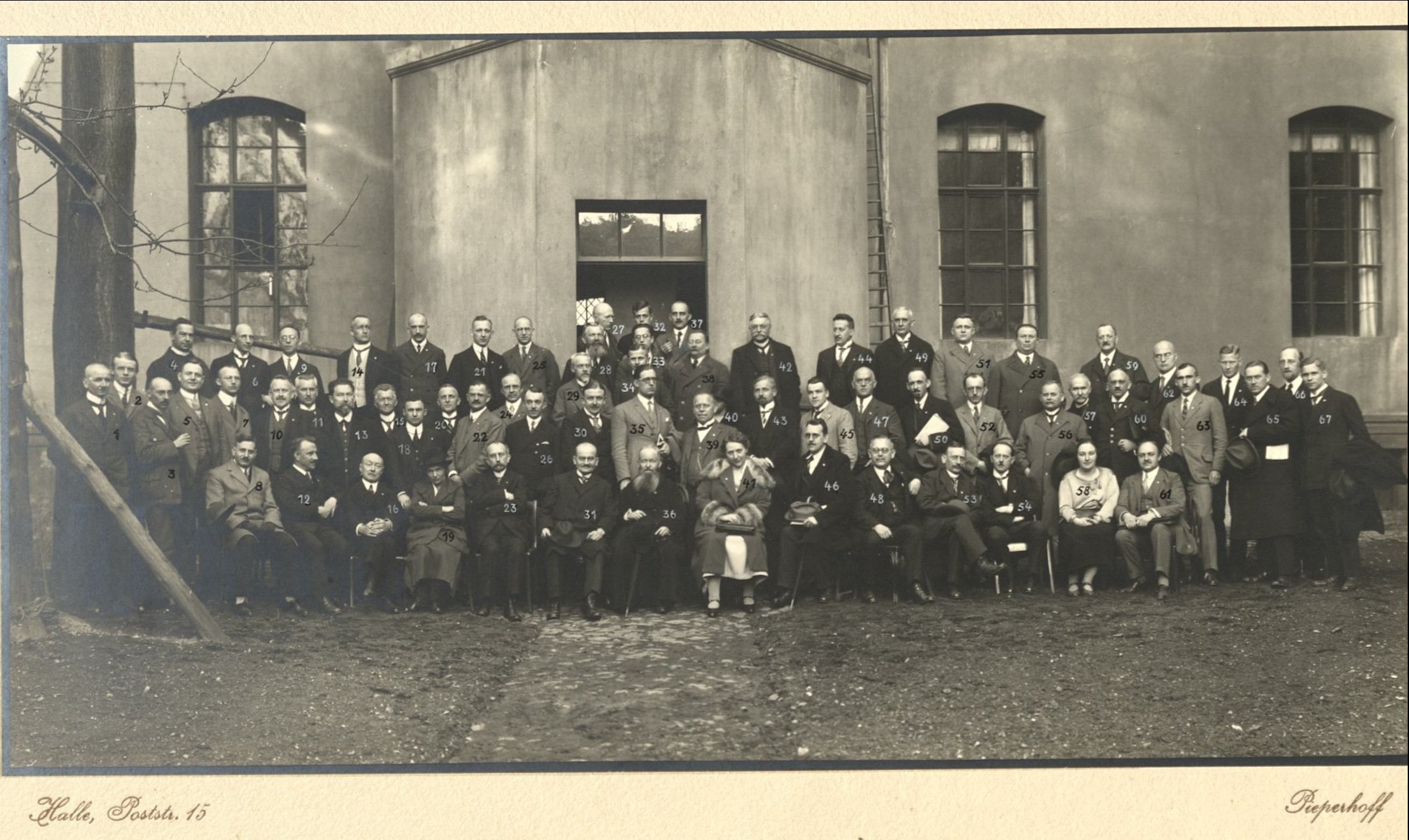 Gruppenbild der 1. Wanderversammlung in Halle/Saale (Senckenberg Deutsches Entomologisches Institut CC BY-NC-SA)
