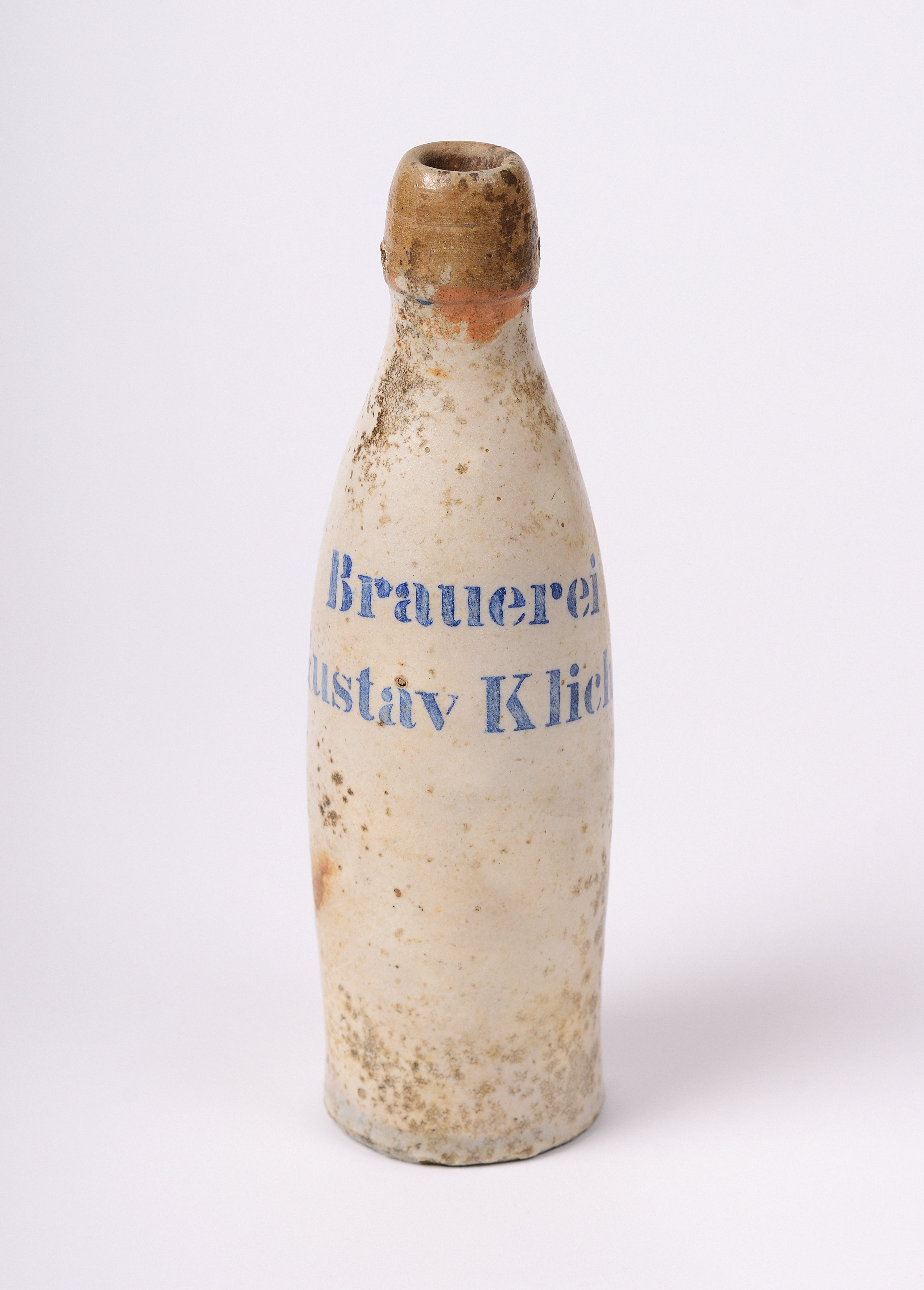 Tönerne Bierflasche der Brauerei Gustav Kliche in Lübbenau / Spreewald, um 1908 (Museumsverbund Landkreis Dahme-Spreewald CC BY-NC-SA)