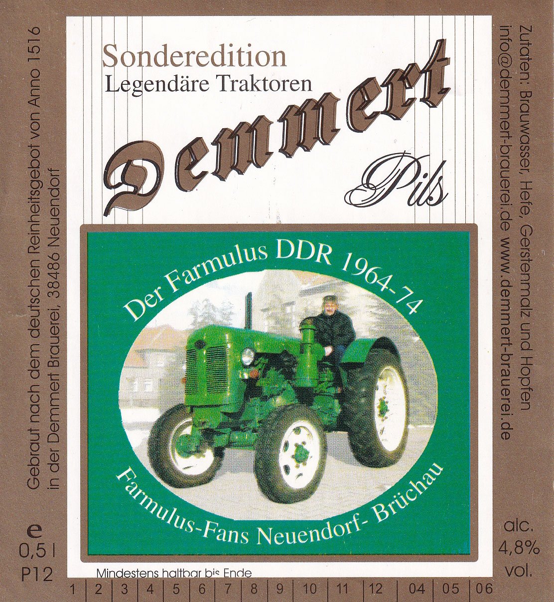 Bieretikett mit Traktor-Abbildung der Demmert-Brauerei in Neuendorf, um 2005 (ARCHIV DEUTSCHER BIERETIKETTEN CC BY-NC-SA)