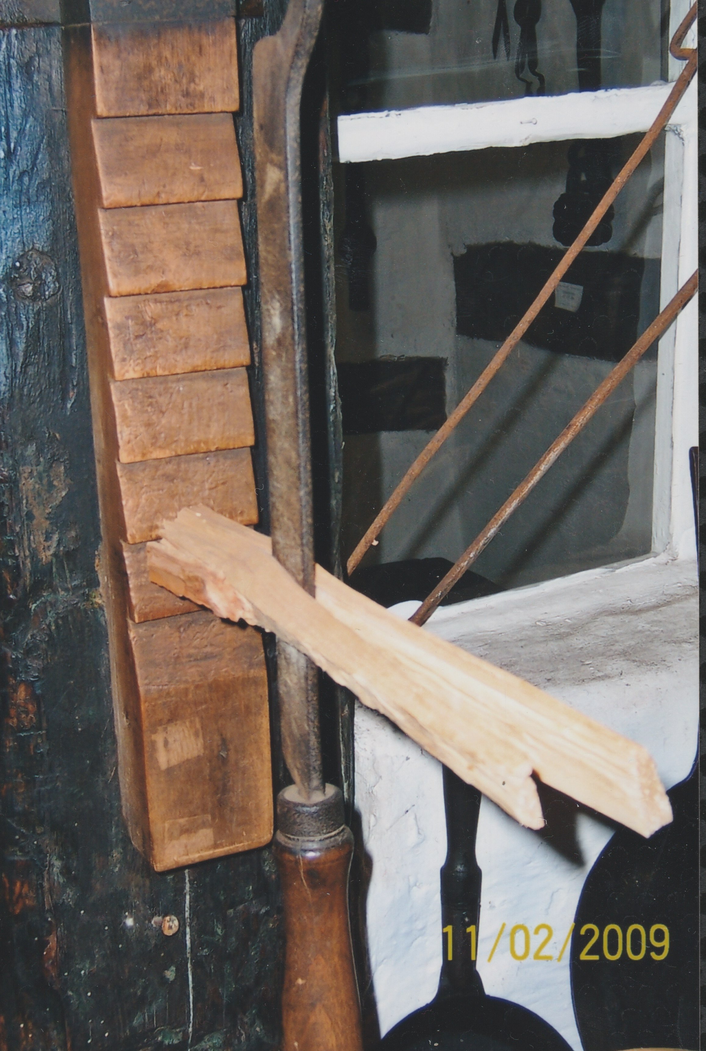 Kienspalter zur Herstellung von Kienspänen (Heimathaus Prieros CC BY-NC-SA)