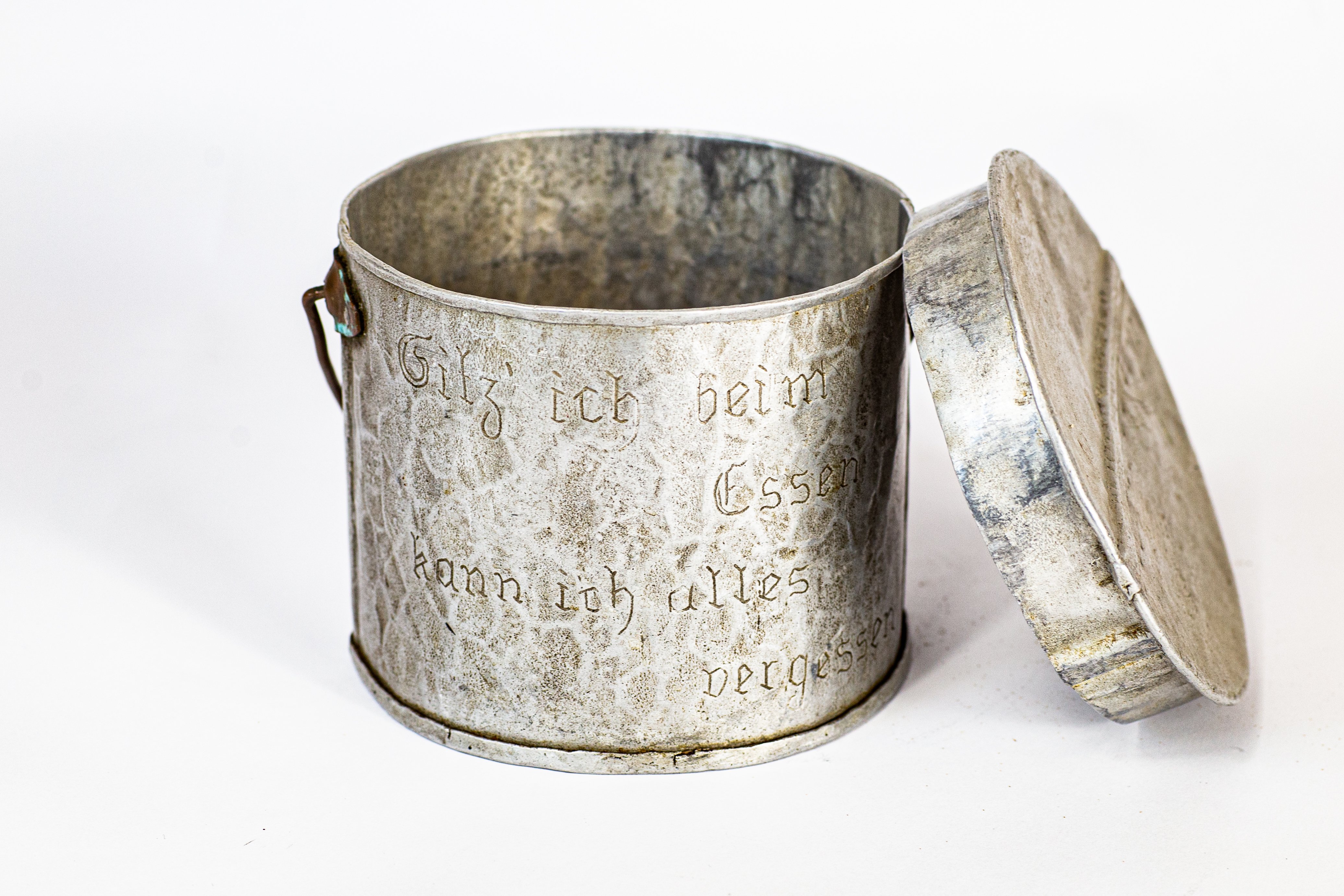 Kochgeschirr aus Kriegsgefangenenlager (Dorfmuseum Friedrichsaue CC BY-NC-SA)