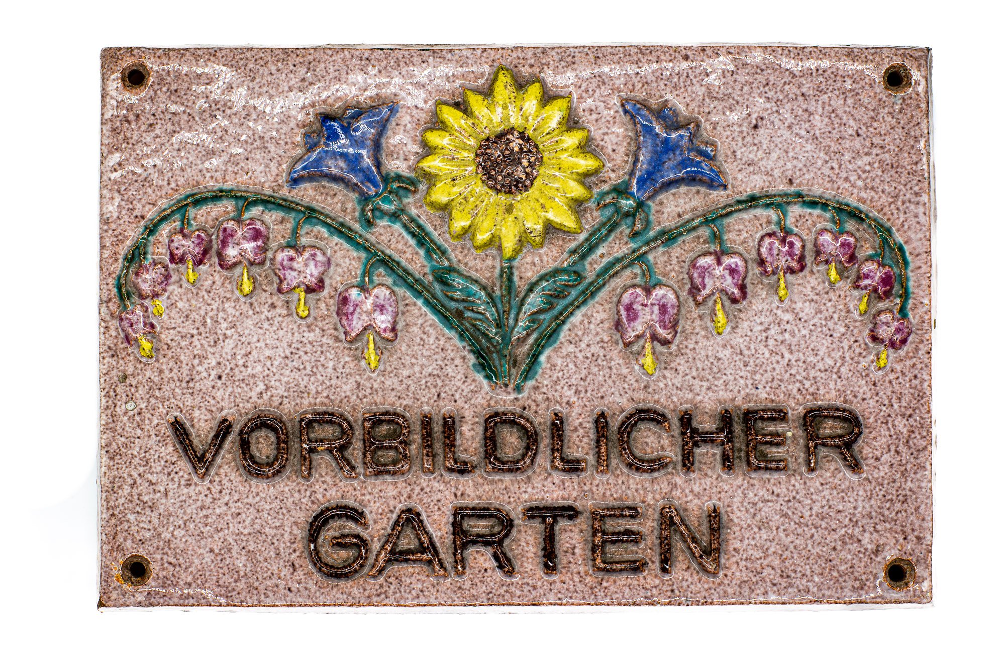 Tonplakette „vorbildlicher Garten“ (Haus der Naturpflege CC BY-NC-SA)