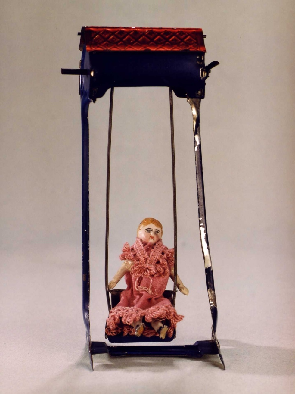 Schaukel mit Puppe  (Stadtmuseum Brandenburg an der Havel - Frey-Haus CC BY-NC-SA)