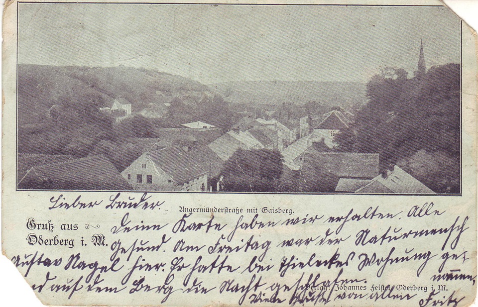 Postkarte Oderberg, Angermünder Straße mit Geistberg und Kirche, s/w, 1902 (Binnenschifffahrtsmuseum Oderberg CC BY-NC-SA)