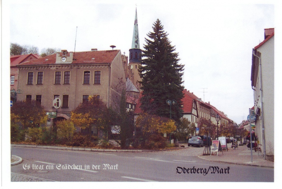 Postkarte Oderberg, Ansicht Rathaus und Angermünder Str., um 2000 (Binnenschifffahrtsmuseum Oderberg CC BY-NC-SA)