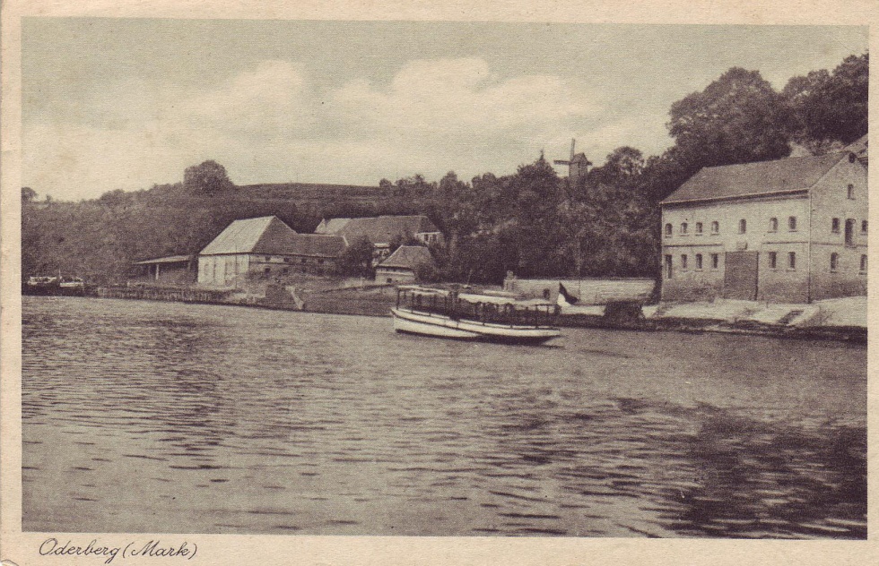 Postkarte Oderberg, Alte Oder mit Ausflugsdampfer und Wassermühle, 1930 (Binnenschifffahrtsmuseum Oderberg CC BY-NC-SA)