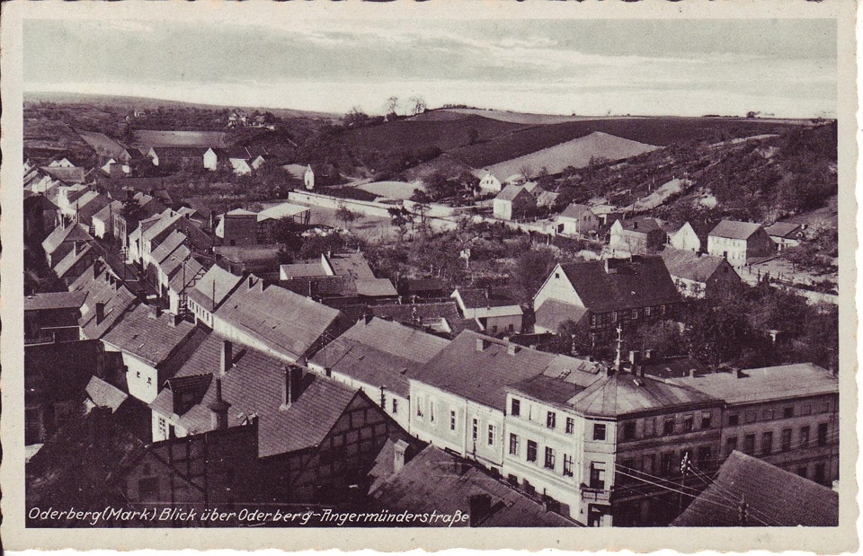 Postkarte Oderberg, S/w., Angermünder Straße vom Albrechtsberg, 1930er - 1960er Jahre (Binnenschifffahrtsmuseum Oderberg CC BY-NC-SA)
