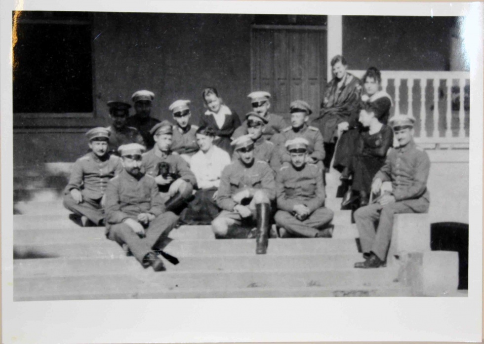 Gruppenfoto der Fliegerschule in Alt Autz, um 1917 (Kurt Tucholsky Literaturmuseum CC BY-NC-SA)