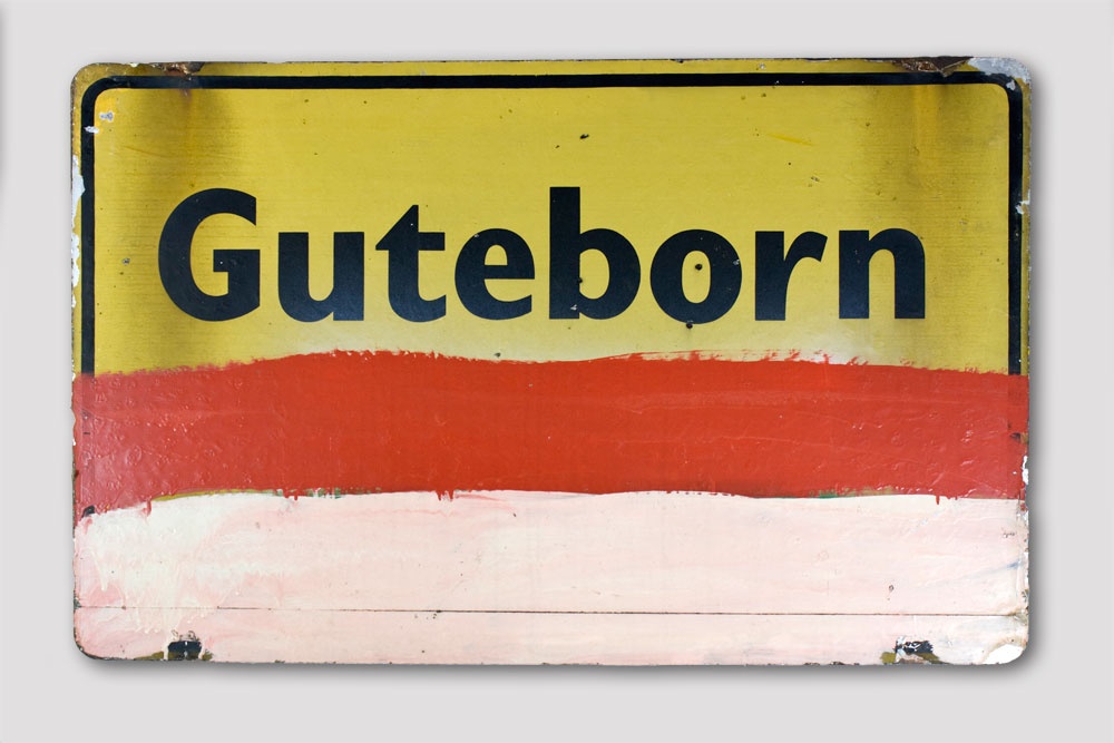 Ortseingangsschild  Guteborn (Museum des Landkreises Oberspreewald-Lausitz CC BY-NC-SA)