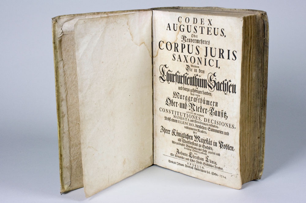 Codex Augusteus, Corpus Juris für das Kurfürstentum Sachsen (Museum im Mönchenkloster Jüterbog CC BY-NC-SA)