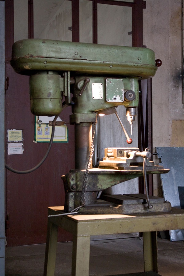 Tischbohrmaschine (Technisches Denkmal Brikettfabrik  CC BY-NC-SA)