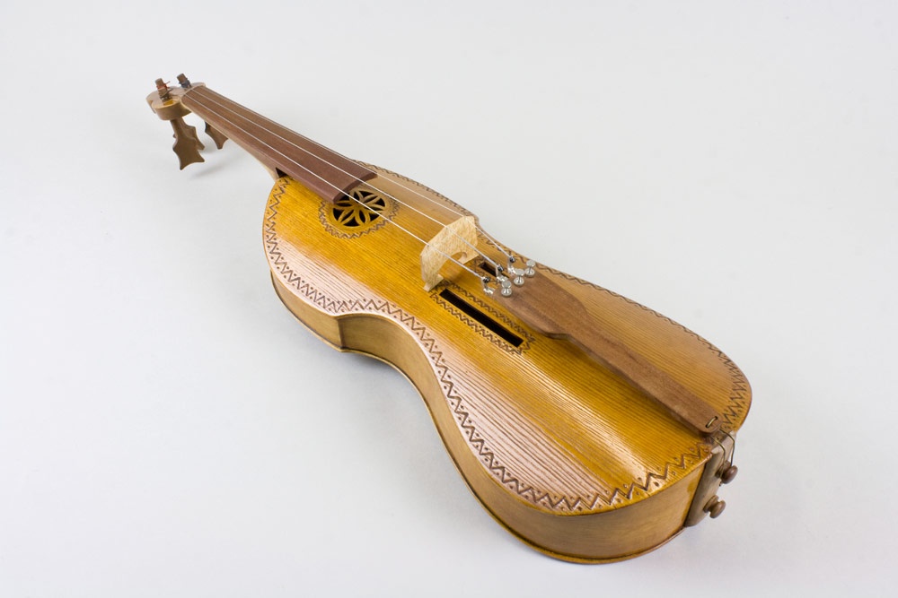 Große sorbische Geige (Wendisches Museum / Serbski muzej CC BY-NC-SA)