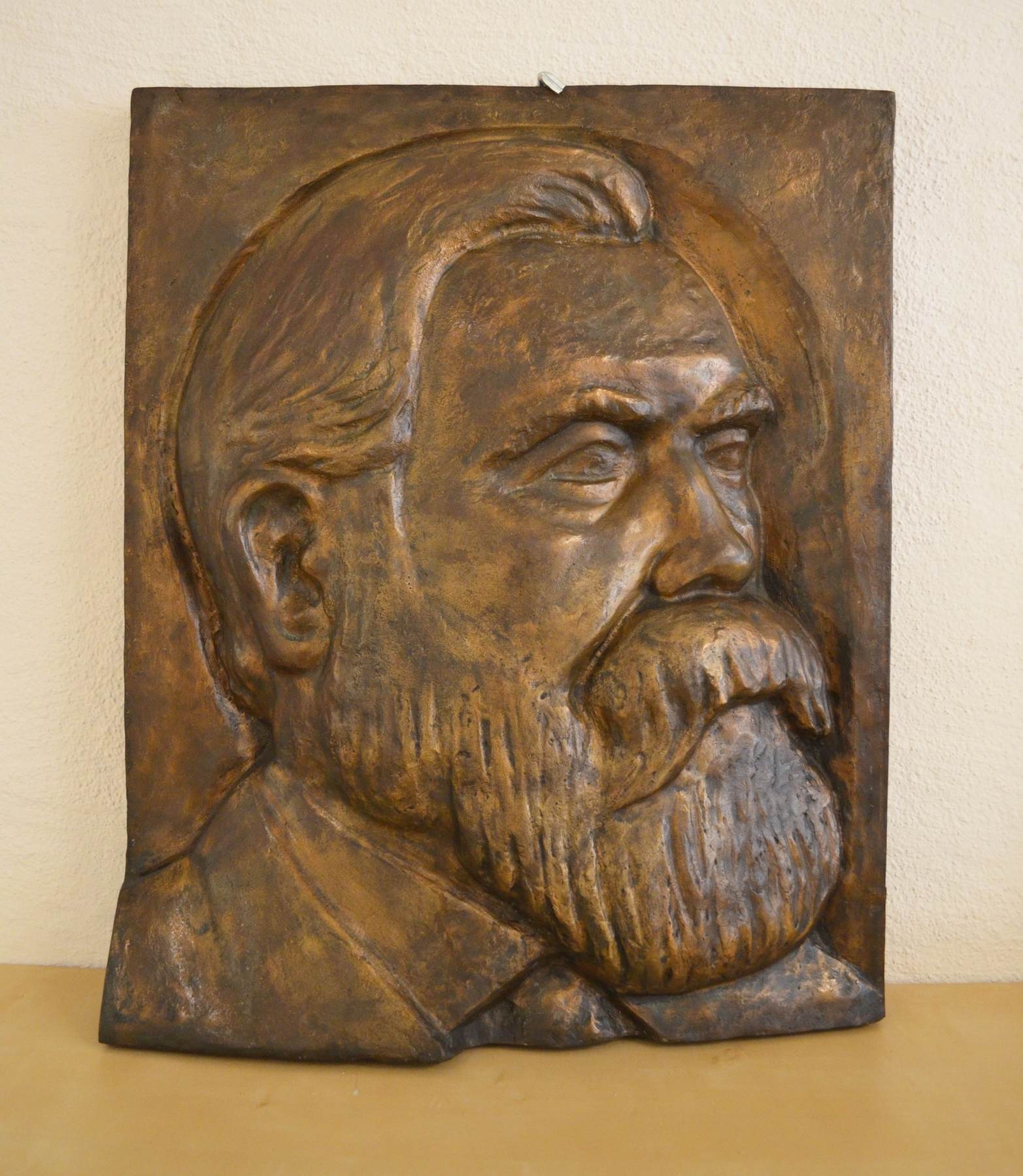 Friedrich-Engels-Relief des Bildhauers Hans Klakow (Museum und Galerie Falkensee CC BY-NC-SA)