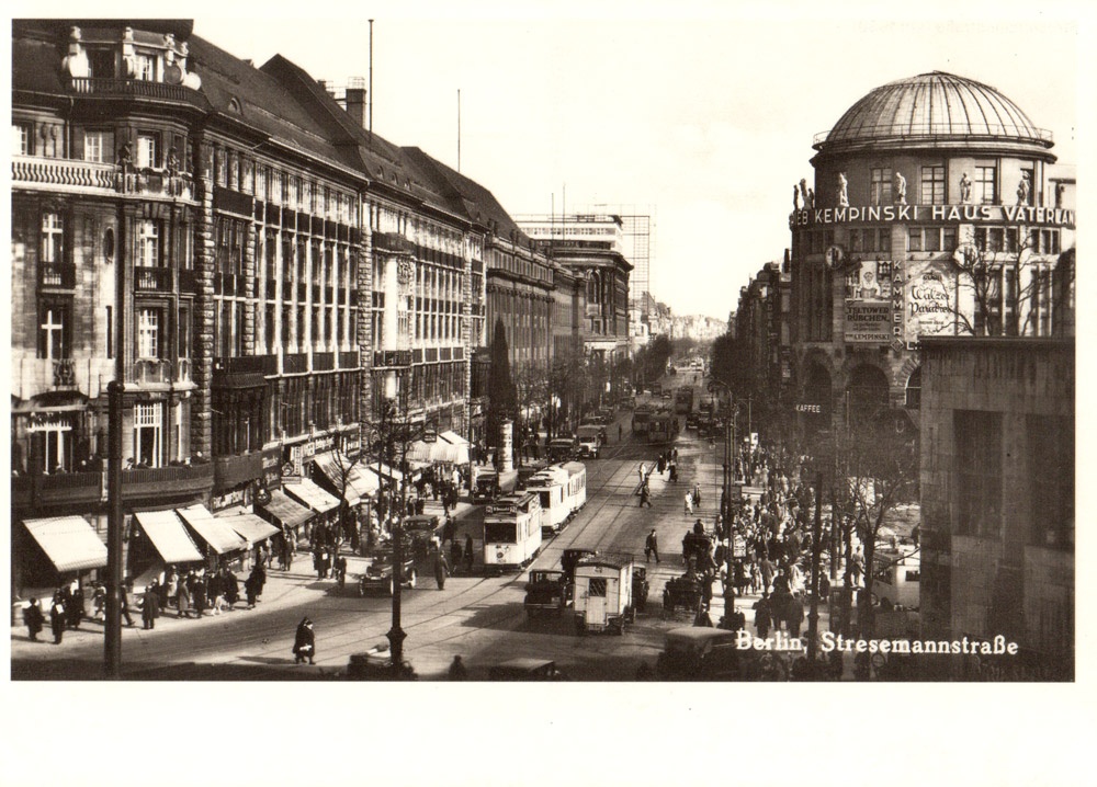 Postkarte Stresemannstraße um 1930 in Berlin (Kurt Tucholsky Literaturmuseum CC BY-NC-SA)