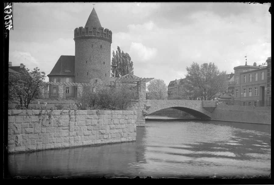 Steintorbrücke mit Steintorturm (Stadtmuseum Brandenburg an der Havel - Frey-Haus CC BY-NC-SA)