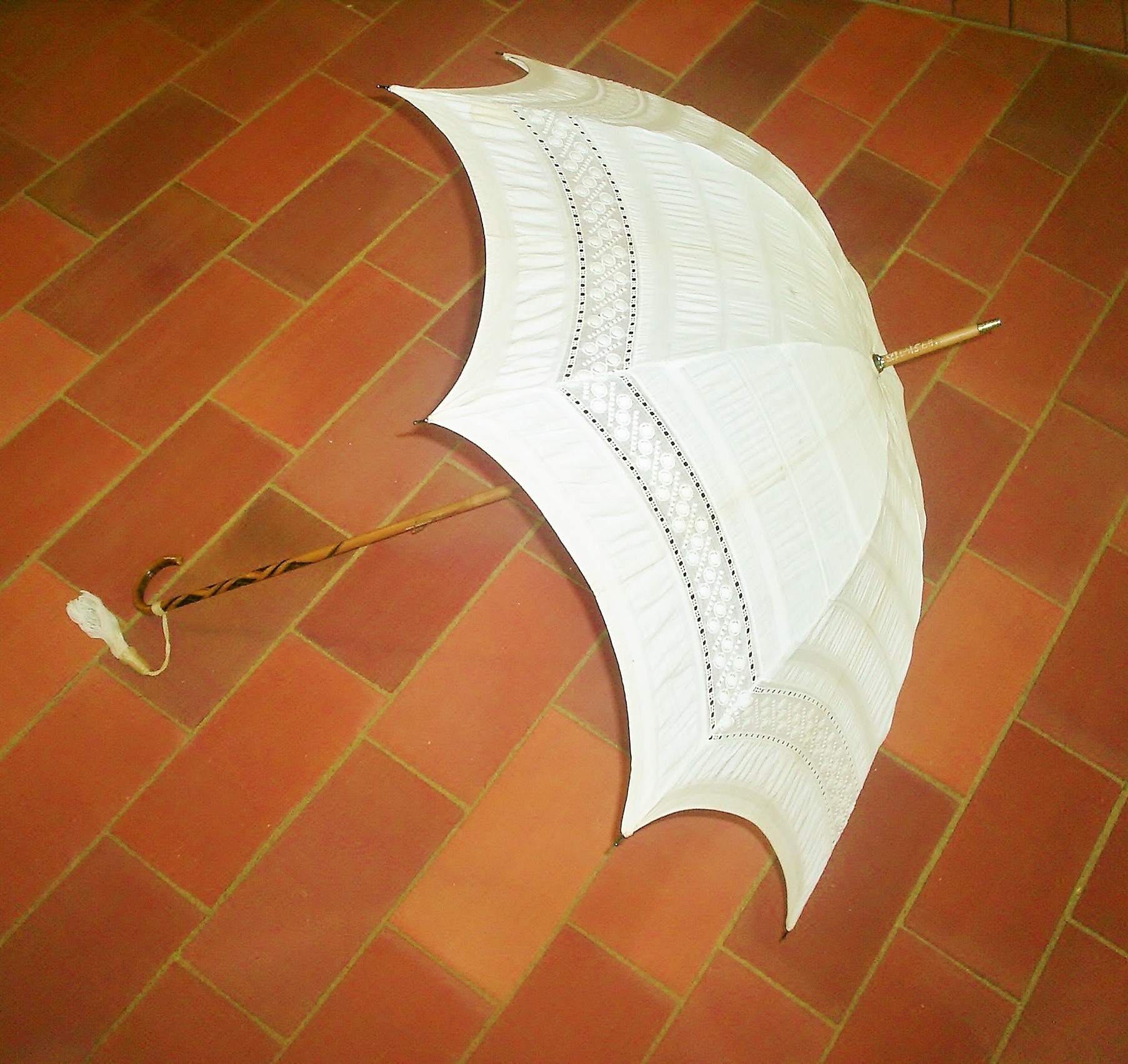 Sonnenschirm (Museum für Stadtgeschichte Templin CC BY-NC-SA)