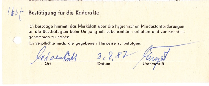 Bestätigung für die Kaderakte (Museum Utopie und Alltag. Alltagskultur und Kunst aus der DDR CC BY-NC-SA)