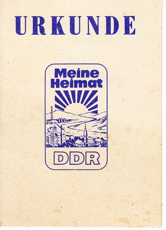 Nachweiskarte für Urkunde „Meine Heimat“ (Museum Utopie und Alltag. Alltagskultur und Kunst aus der DDR CC BY-NC-SA)