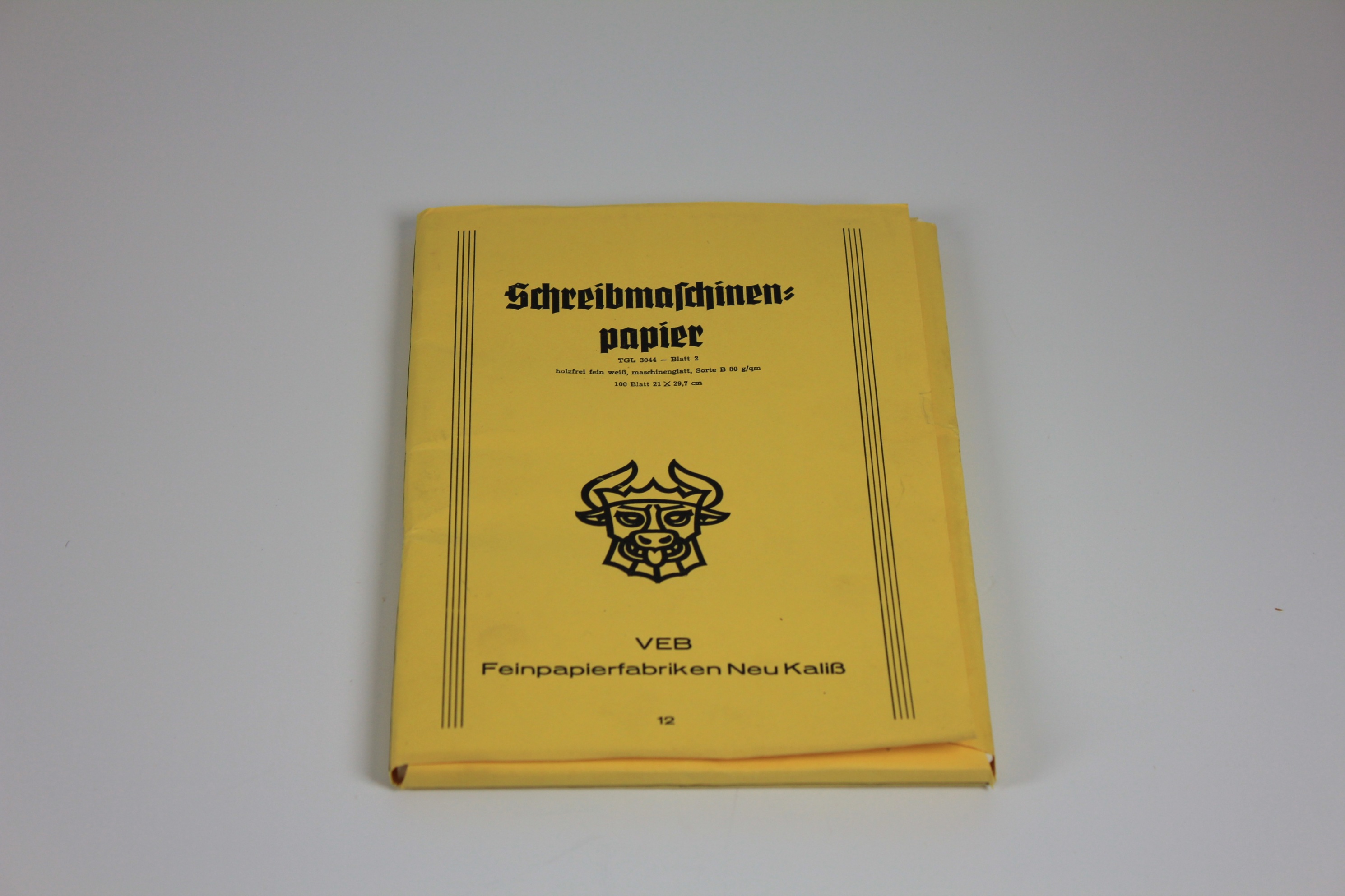 Schreibmaschinenpapier (Museum Utopie und Alltag. Alltagskultur und Kunst aus der DDR CC BY-NC-SA)