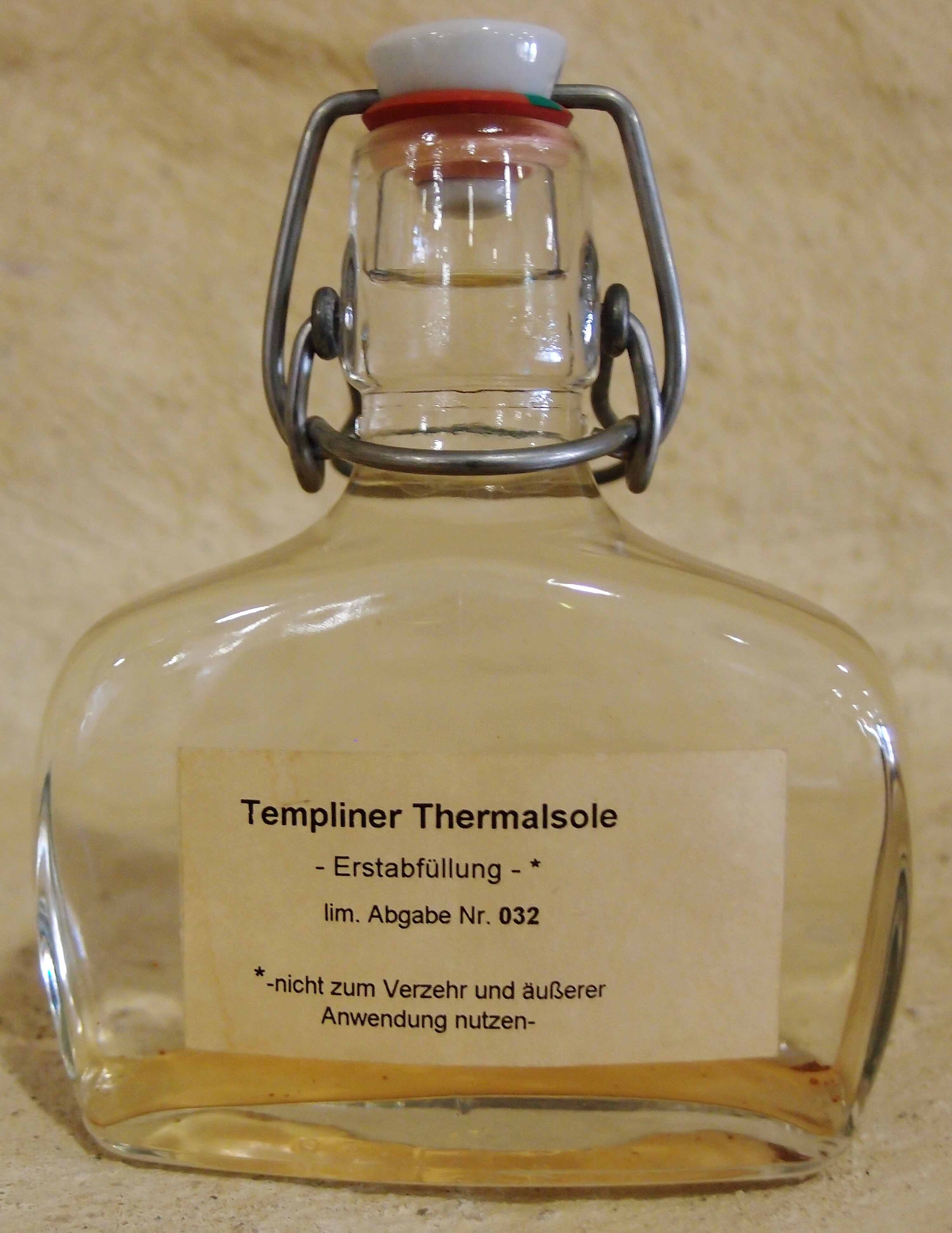 Erstabfüllung Thermalsole (Museum für Stadtgeschichte Templin CC BY-NC-SA)