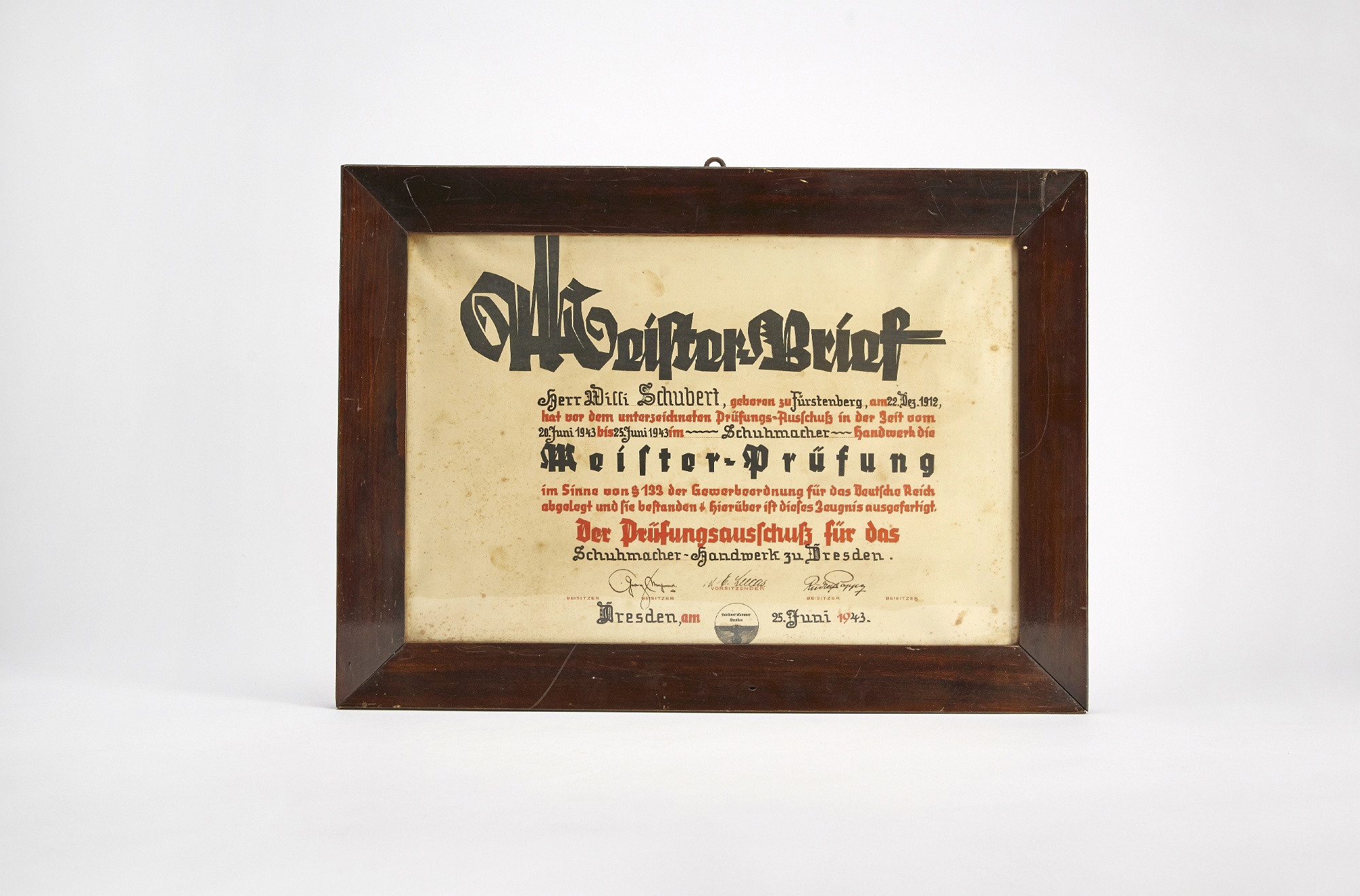 Meisterbrief im schwarzen Holzrahmen (Museum Viadrina CC BY-NC-SA)