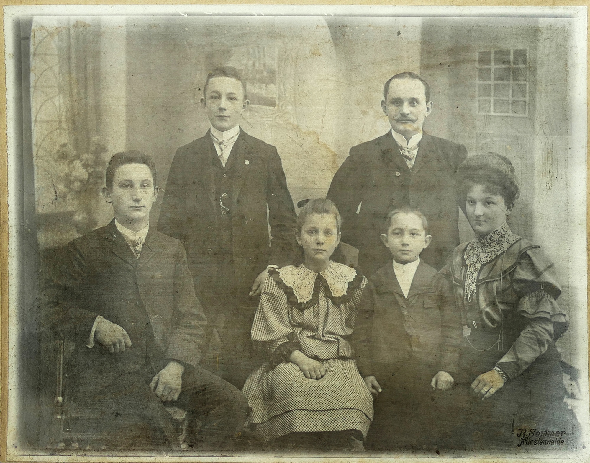 Familienfoto der Fleischermeister Otto und Julius Kaul (Museum Fürstenwalde CC BY-NC-SA)