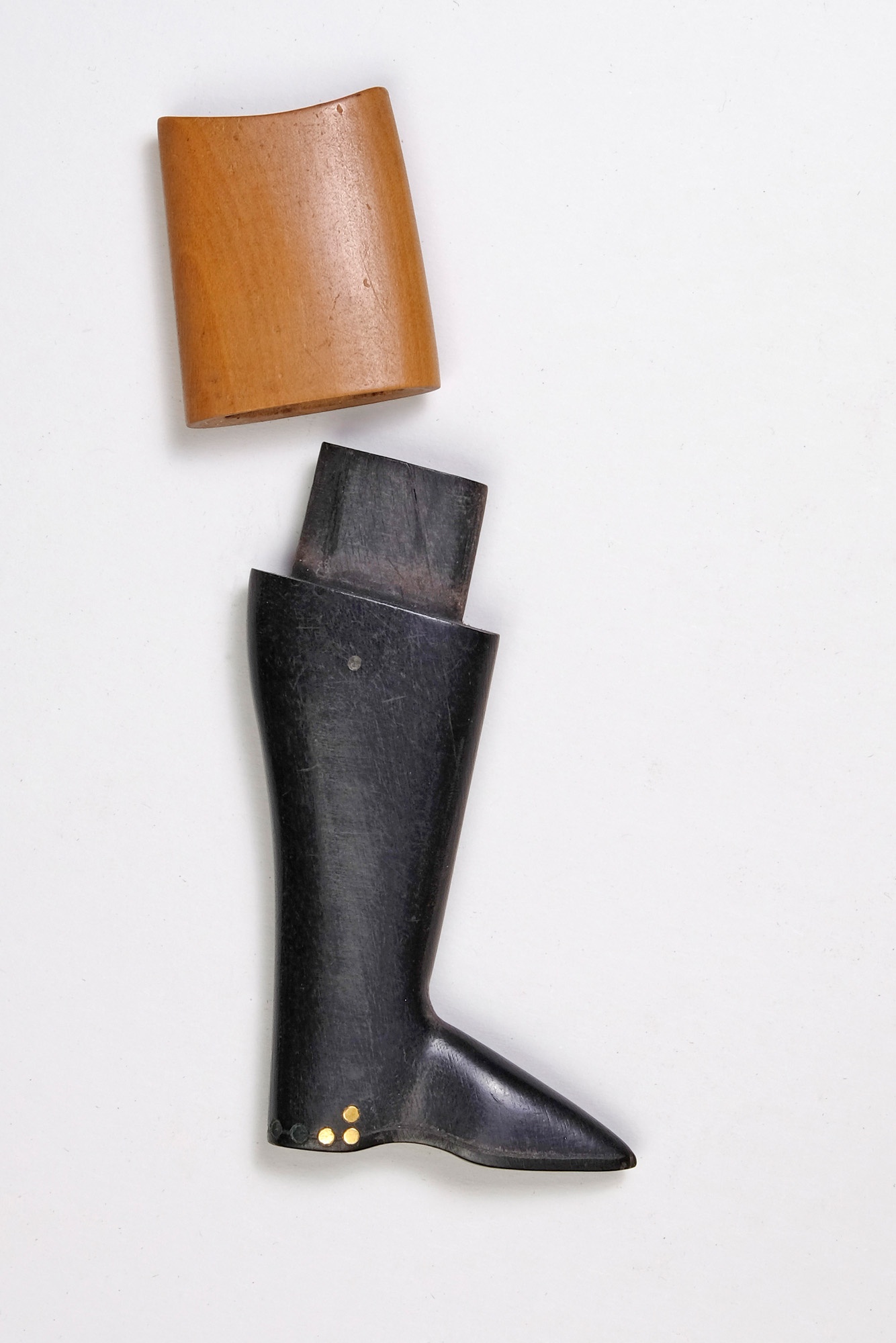 Nadel-Aufbewahrung in Form eine Zierstiefels, Futteral (Wegemuseum CC BY-SA)
