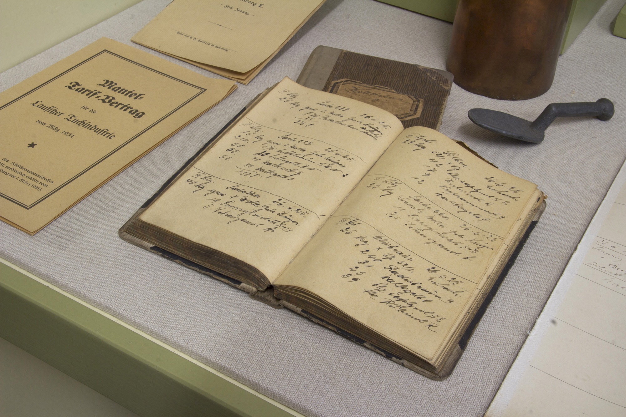 Handschriftliches Färberezeptbuch (Niederlausitzer Heidemuseum CC BY-NC-SA)