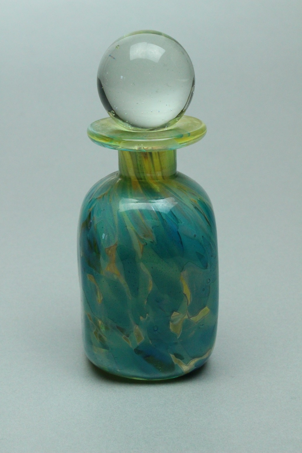 Glasfläschen mit Stöpsel (Museum Baruther Glashütte CC BY-NC-SA)