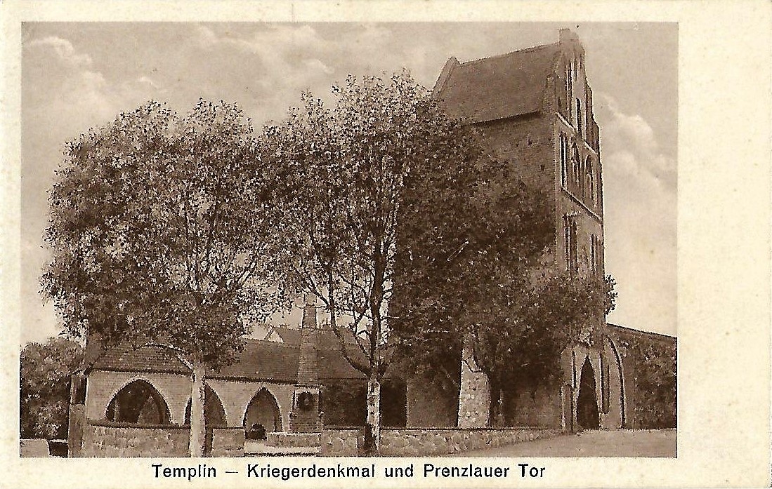 Ansichtskarte Kriegerdenkmal und Prenzlauer Tor (Museum für Stadtgeschichte Templin CC BY-NC-SA)