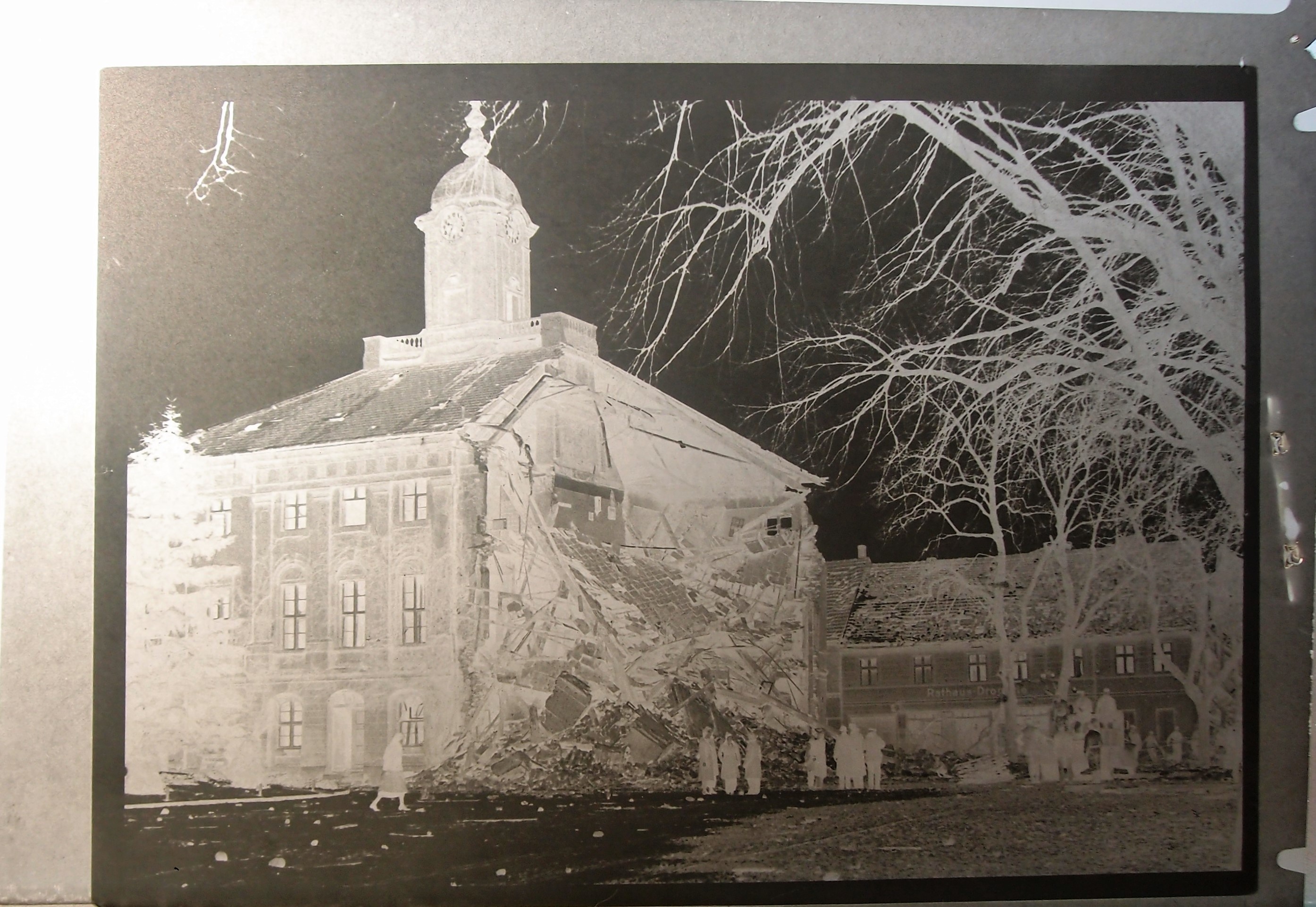 Negativ zerstörtes Rathaus (Museum für Stadtgeschichte Templin CC BY-NC-SA)