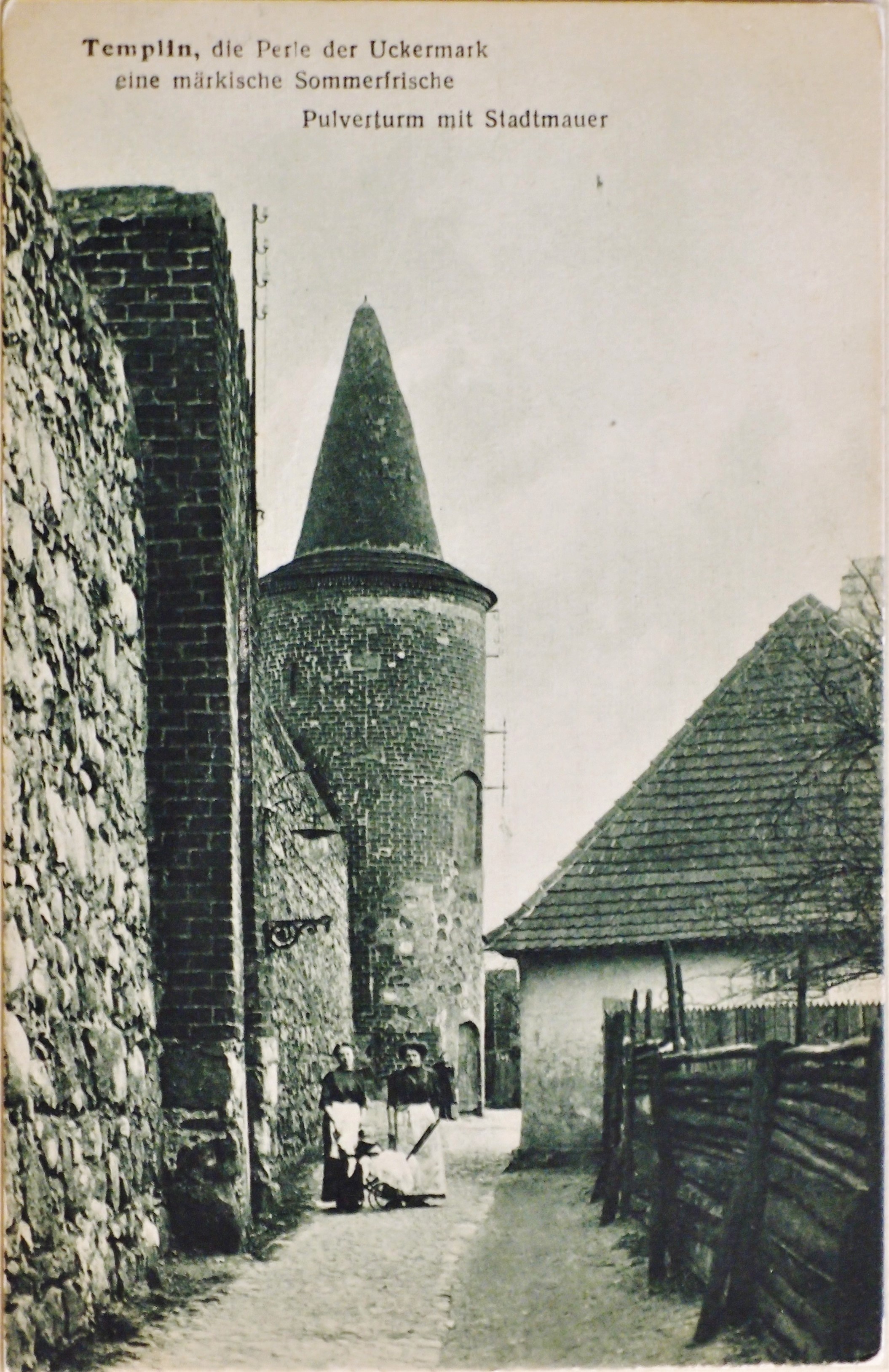 Ansichtskarte Pulverturm mit Stadtmauer in Templin (Museum für Stadtgeschichte Templin CC BY-NC-SA)