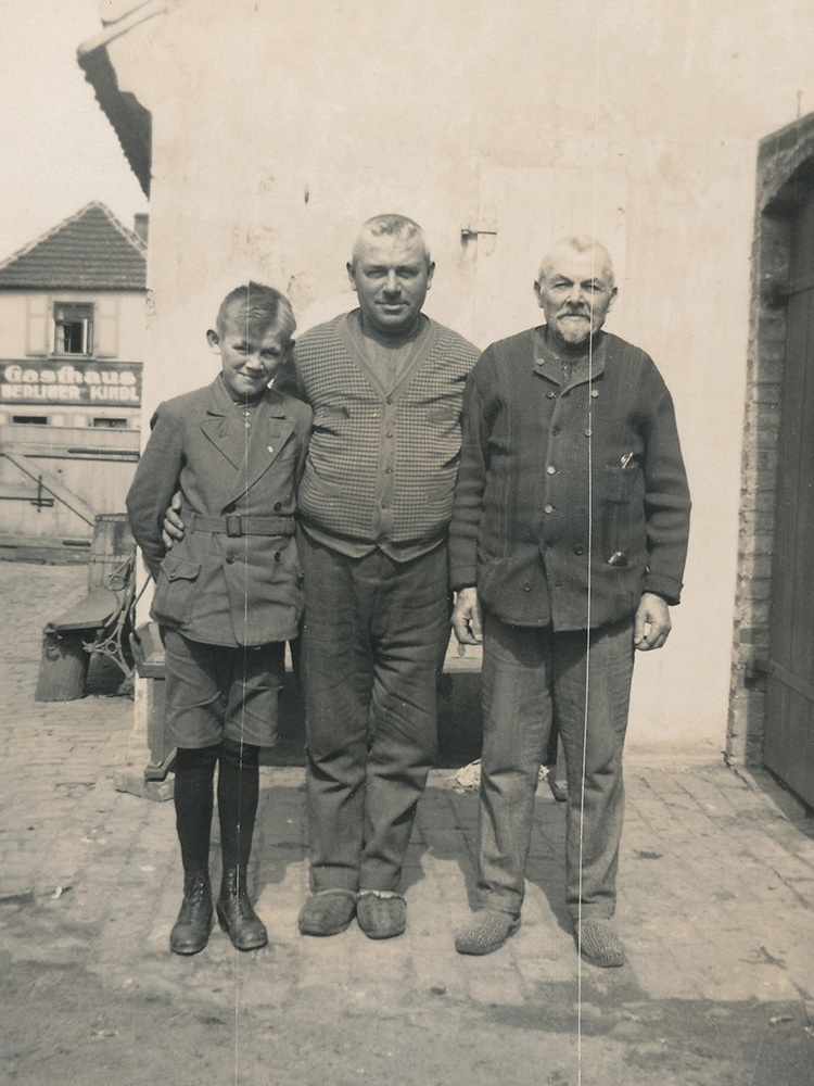 Drei Generationen (Dorfmuseum Tremmen CC BY-NC-SA)