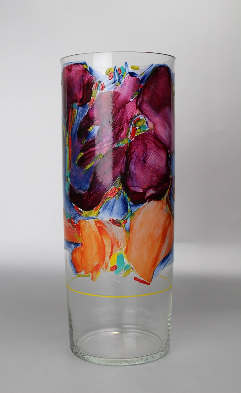 Zylindrische Vase - Tschechisches Studioglas (Museum Baruther Glashütte CC BY-NC-SA)