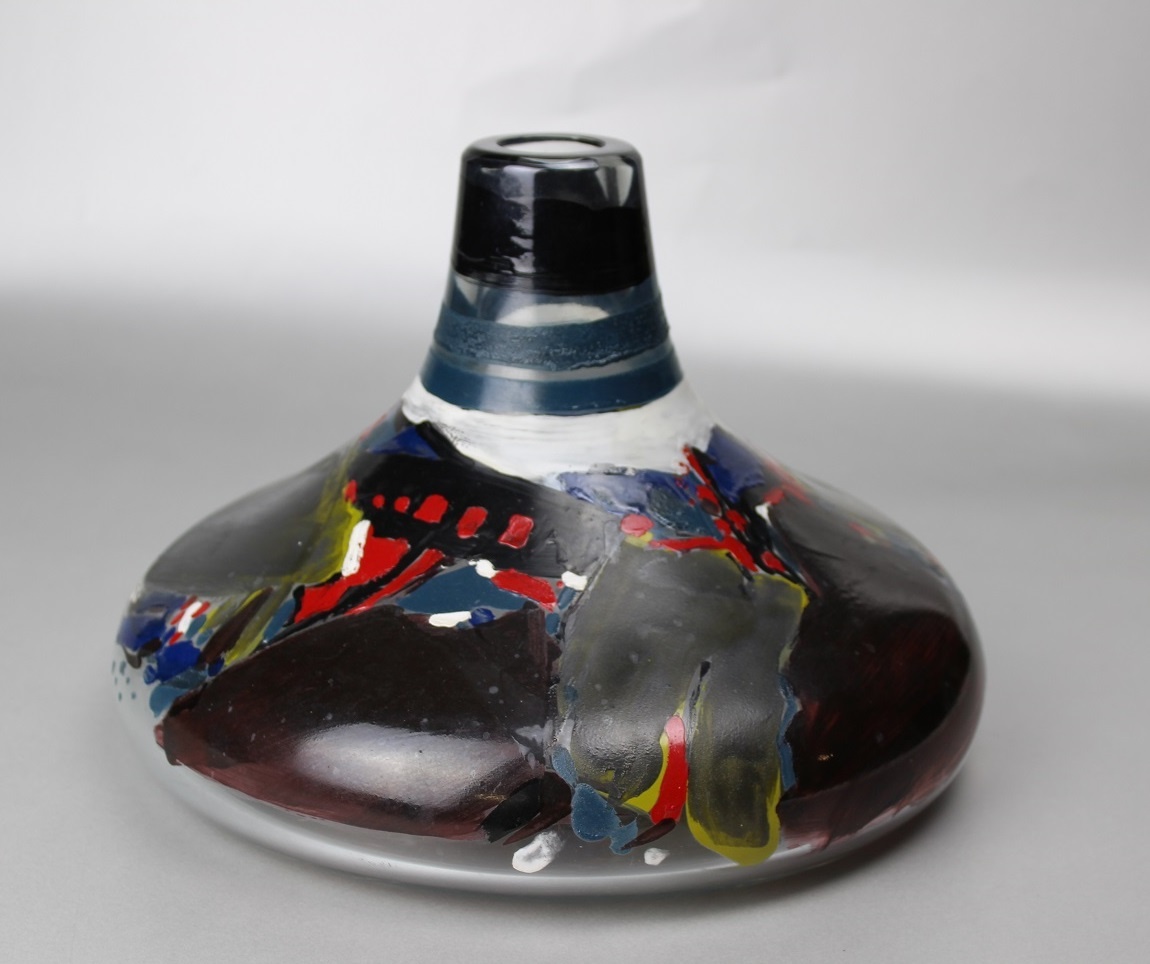 Bauchige Vase - Tschechisches Studioglas (Museum Baruther Glashütte CC BY-NC-SA)