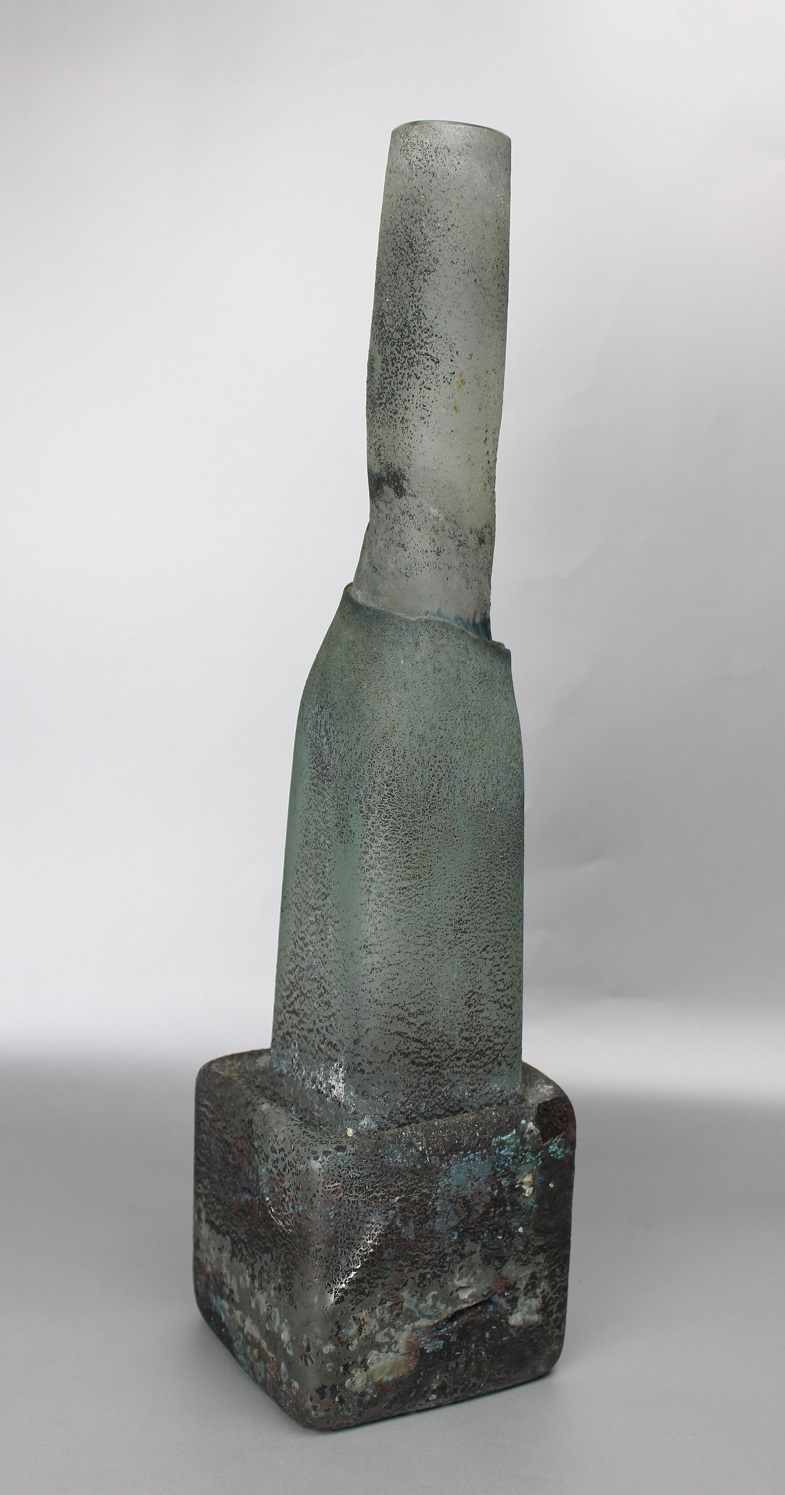 Vasenskulptur - Tschechisches Studioglas (Museum Baruther Glashütte CC BY-NC-SA)