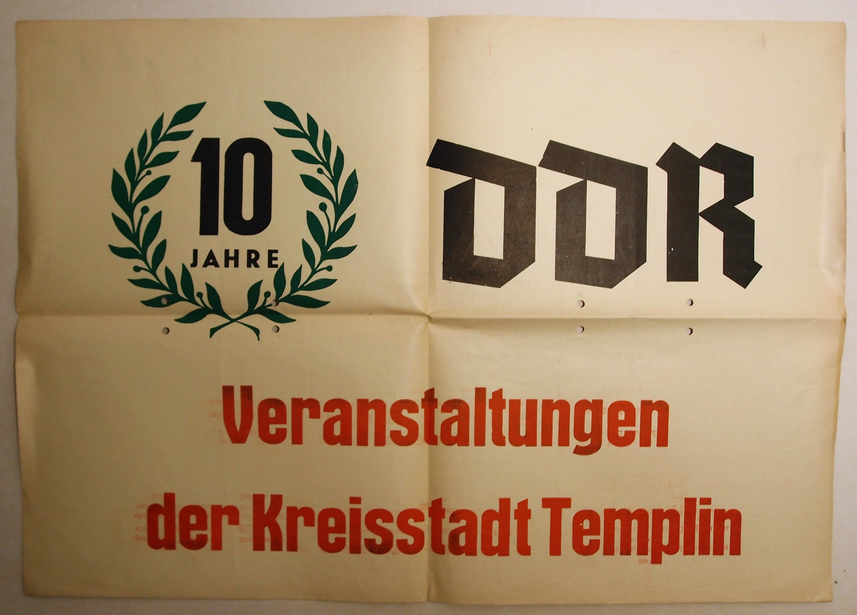 Plakat 10 Jahre DDR, Veranstaltungen der Kreisstadt Templin (Museum für Stadtgeschichte Templin CC BY-NC-SA)