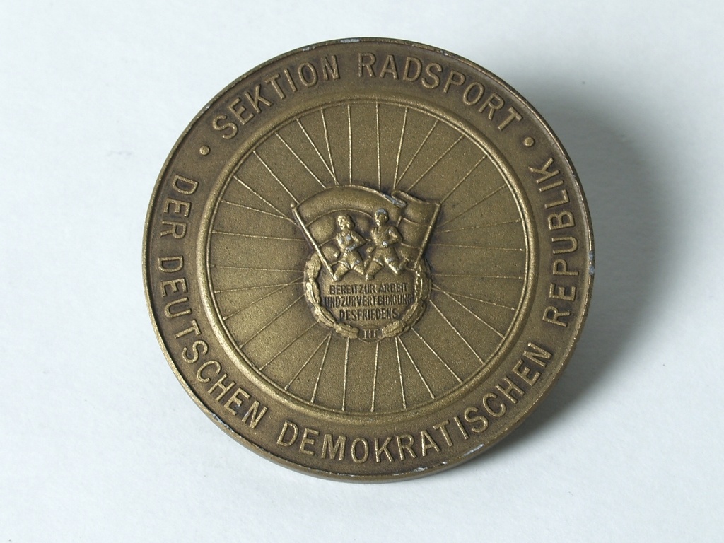 Medaille für Radwanderleistung (Wegemuseum Wusterhausen/Dosse CC BY-NC-SA)