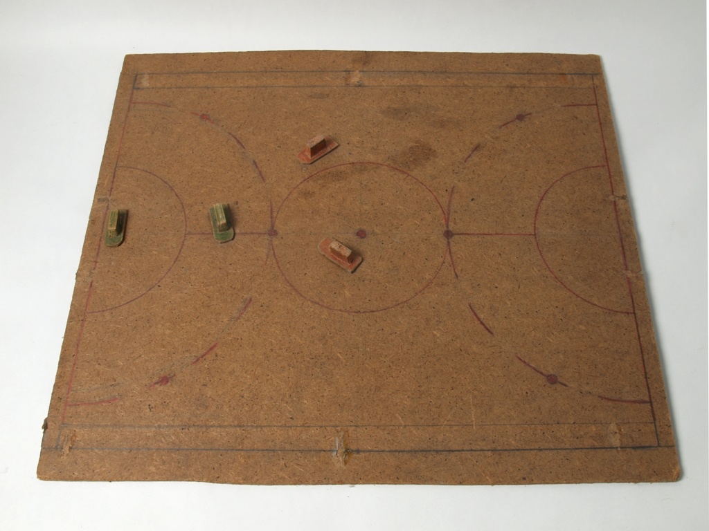 Taktiktafel für Radball (Wegemuseum Wusterhausen/Dosse CC BY-NC-SA)