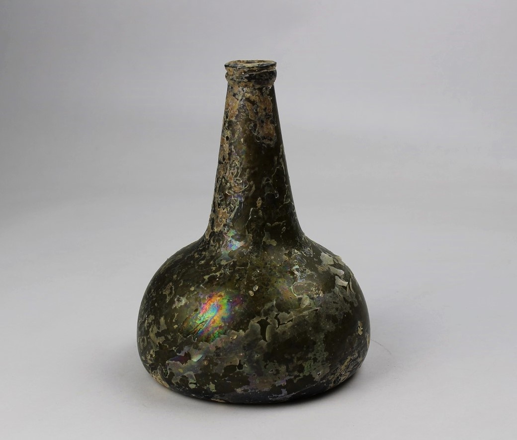 alte Flasche (Museum Baruther Glashütte CC BY-NC-SA)