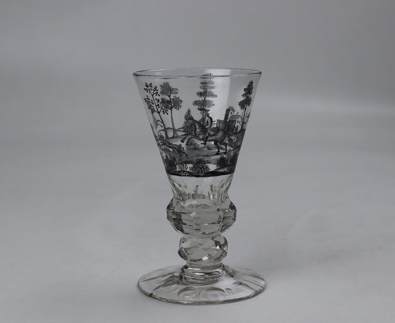 Kleines Kelchglas mit Schwarzlotmalerei (Museum Baruther Glashütte CC BY-NC-SA)