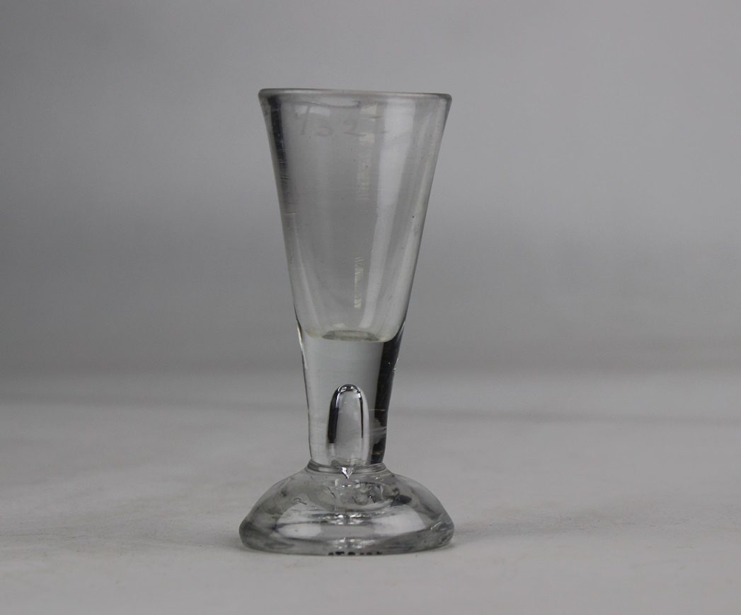 Schnapsglas 1/31 l (Museum Baruther Glashütte CC BY-NC-SA)